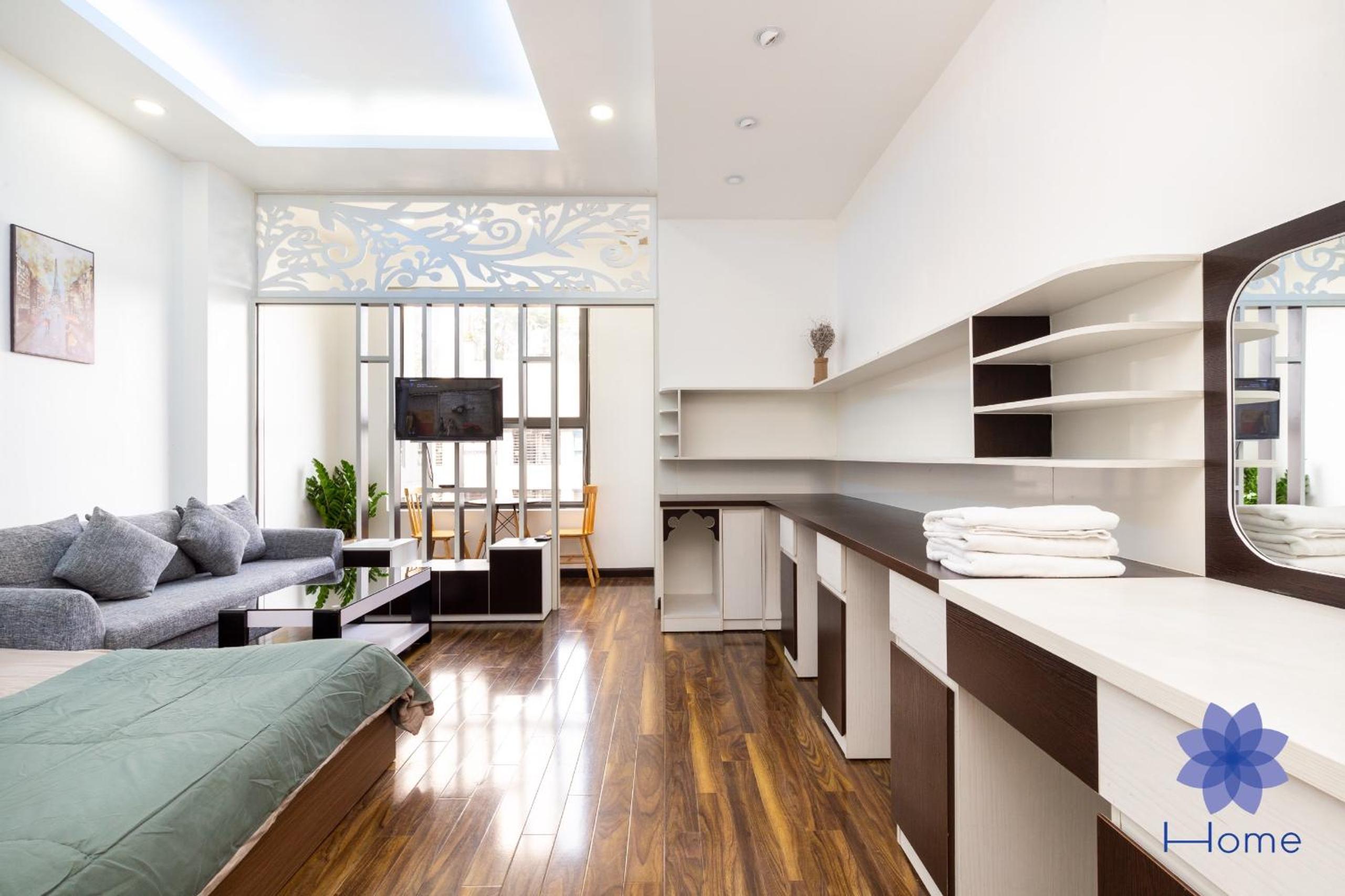 iHome Furnished Apartments in Orchard Garden Building with Free Gym & Pool, Airport Pick-Up Service