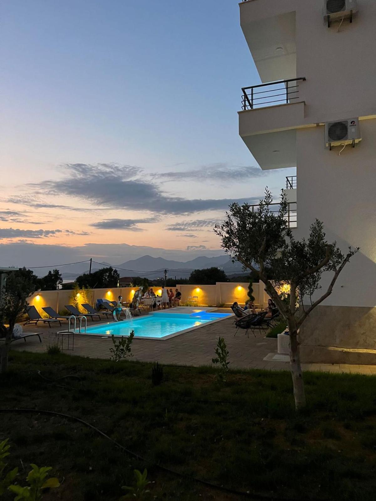 Cold Bay Mansion Luxury Sea View Suites view 5