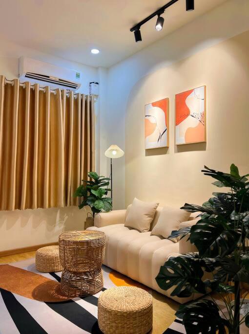 Cozy Modern Place with Projector - Near PINK CHURCH