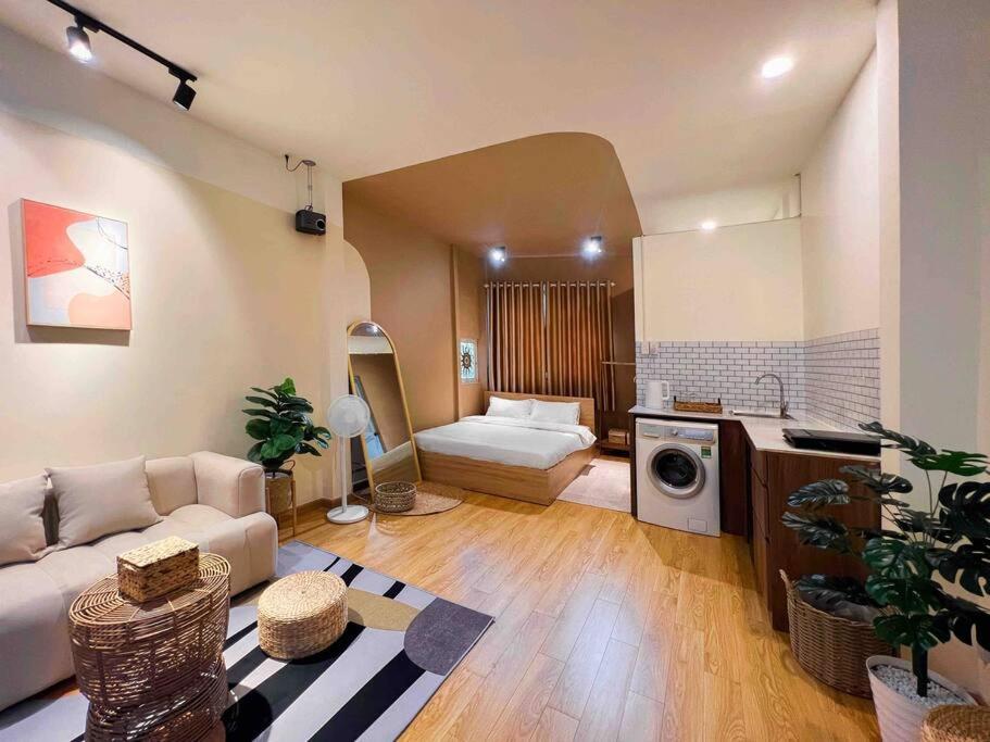 Cozy Modern Place with Projector - Near PINK CHURCH