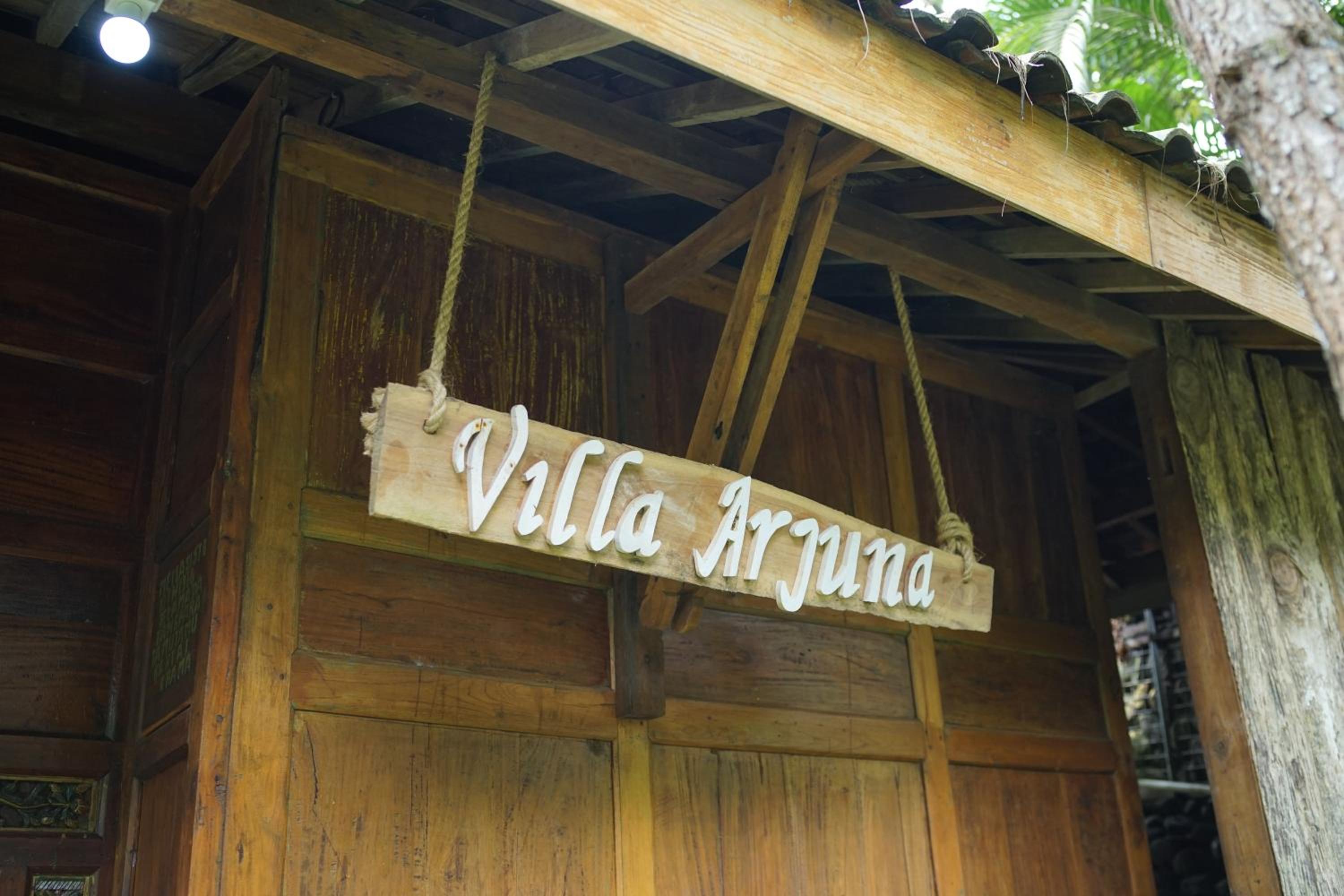 Tirta Arsanta Hot Springs & Villa view 4