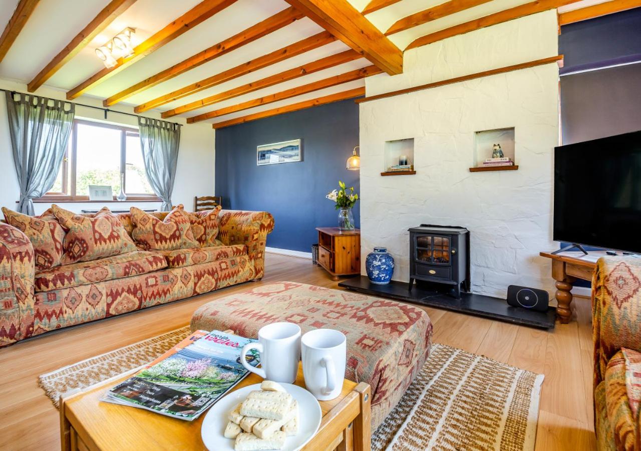 3 Bed in Pwllheli oc-penmae view 3