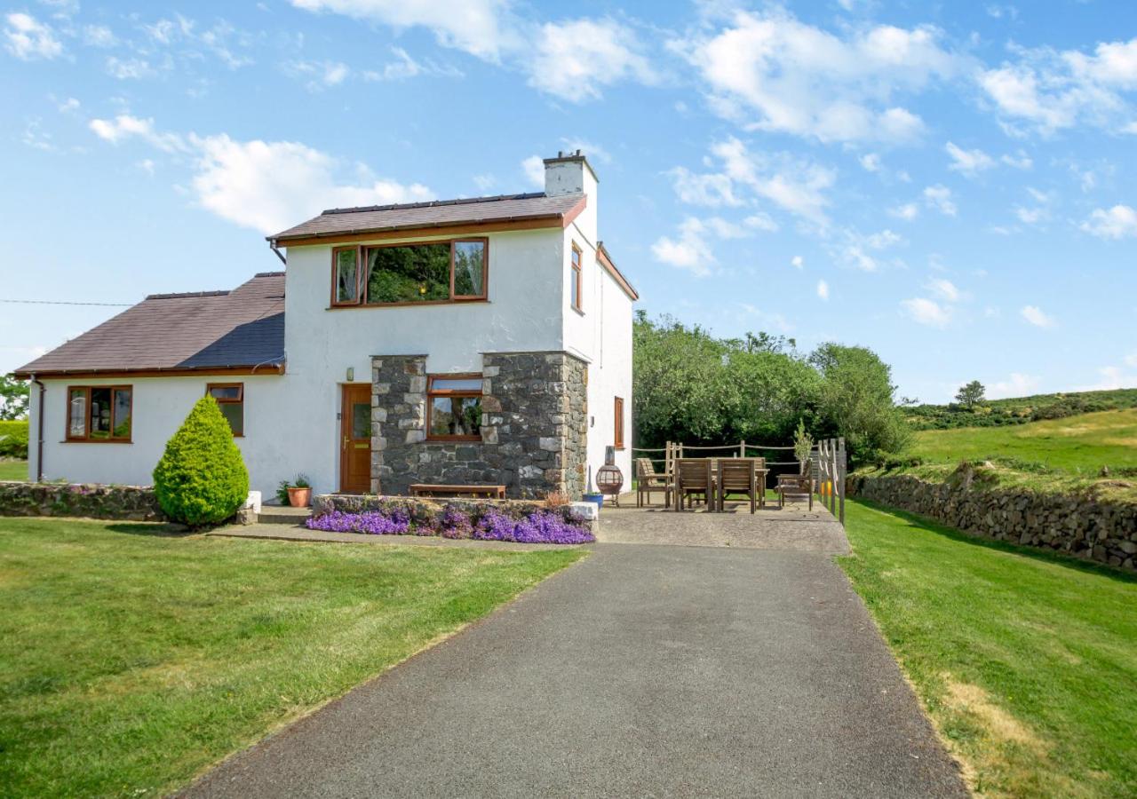 3 Bed in Pwllheli oc-penmae view 2