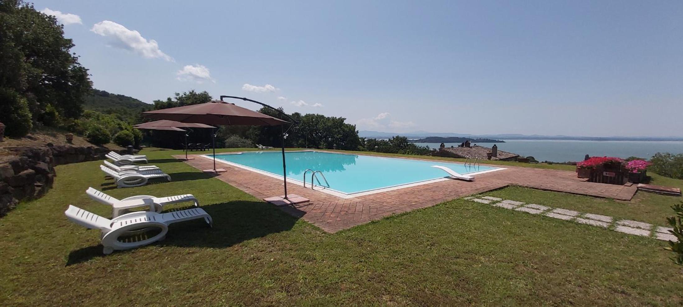 Casale sul Lago Trasimeno view 3