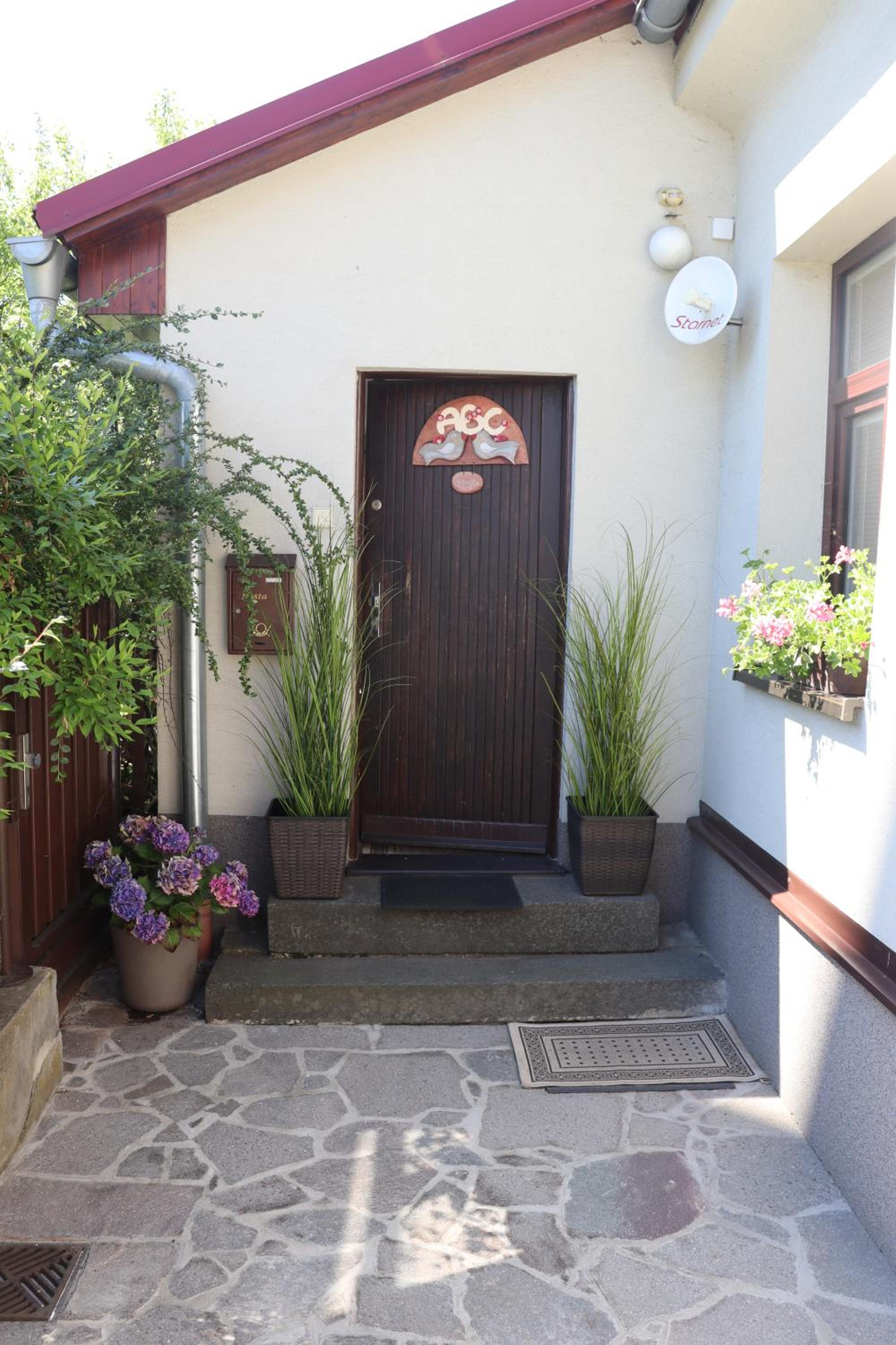 Photo 34