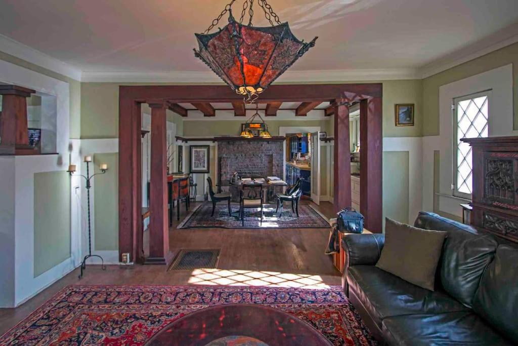 Artistic Craftsman Charm - DTLA-Pasadena-Hollywood