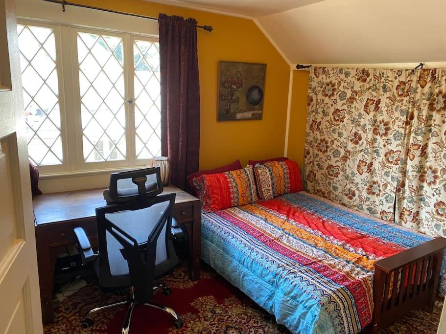 Artistic Craftsman Charm - DTLA-Pasadena-Hollywood