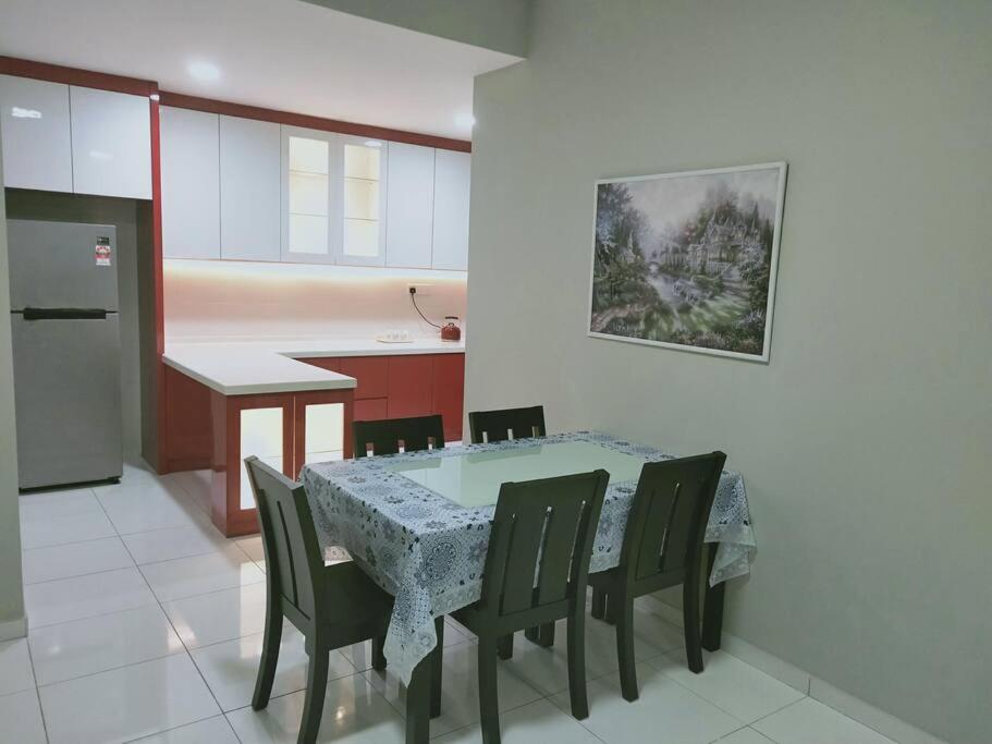Sky Loft 3 rooms beside Aeon With Smart TV & Facilities L14