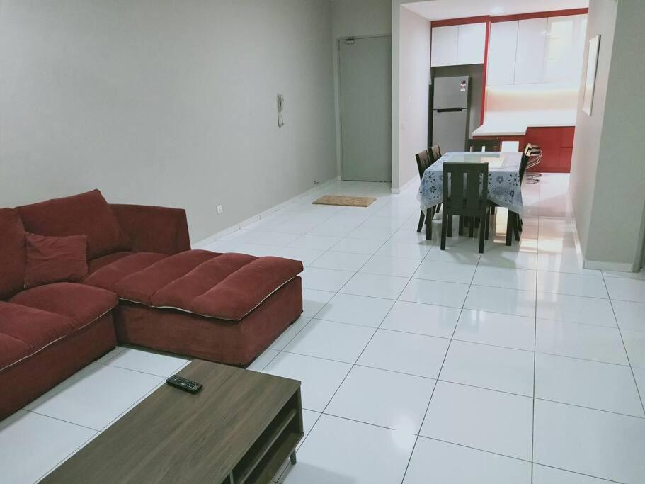 Sky Loft 3 rooms beside Aeon With Smart TV & Facilities L14