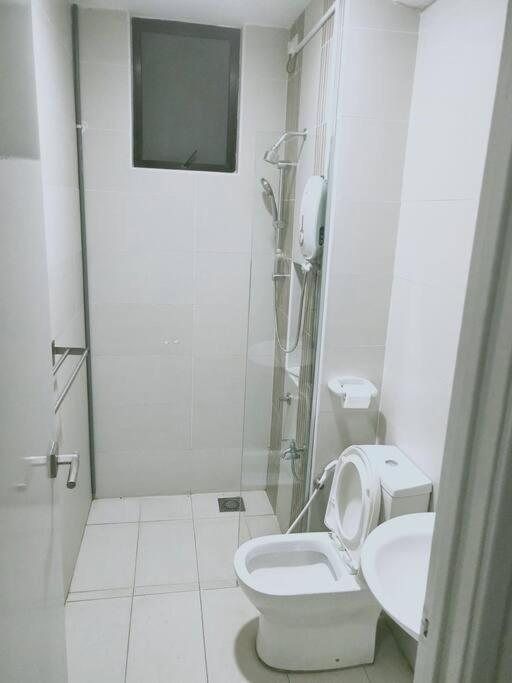 Sky Loft 3 rooms beside Aeon With Smart TV & Facilities L14