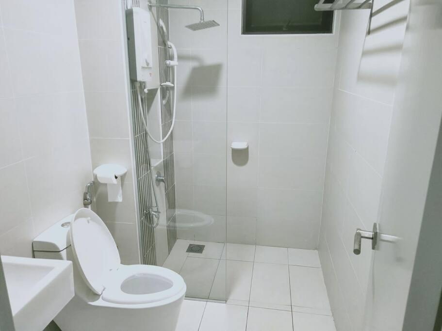 Sky Loft 3 rooms beside Aeon With Smart TV & Facilities L14