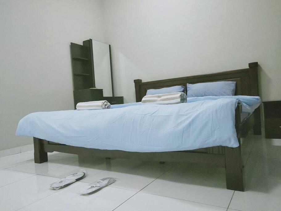 Sky Loft 3 rooms beside Aeon With Smart TV & Facilities L14