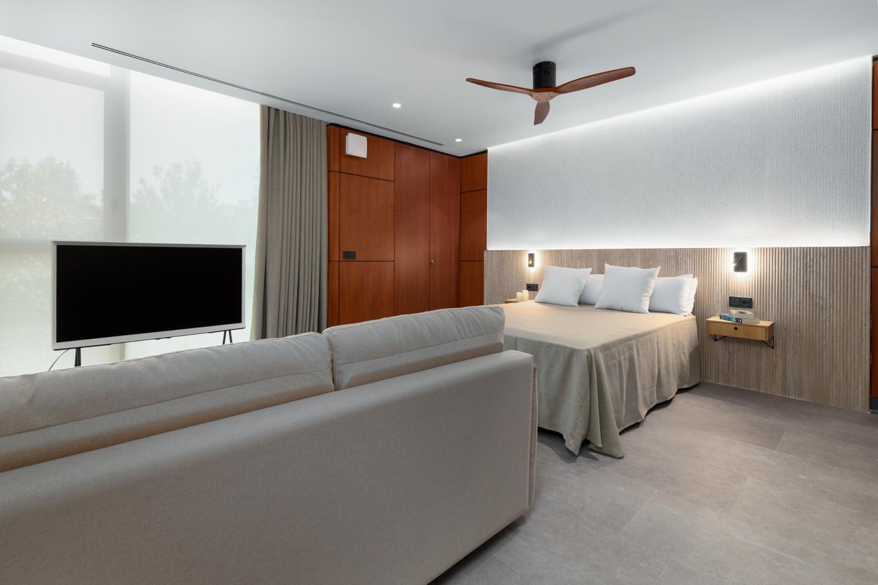 Calatrava by Alma Suites