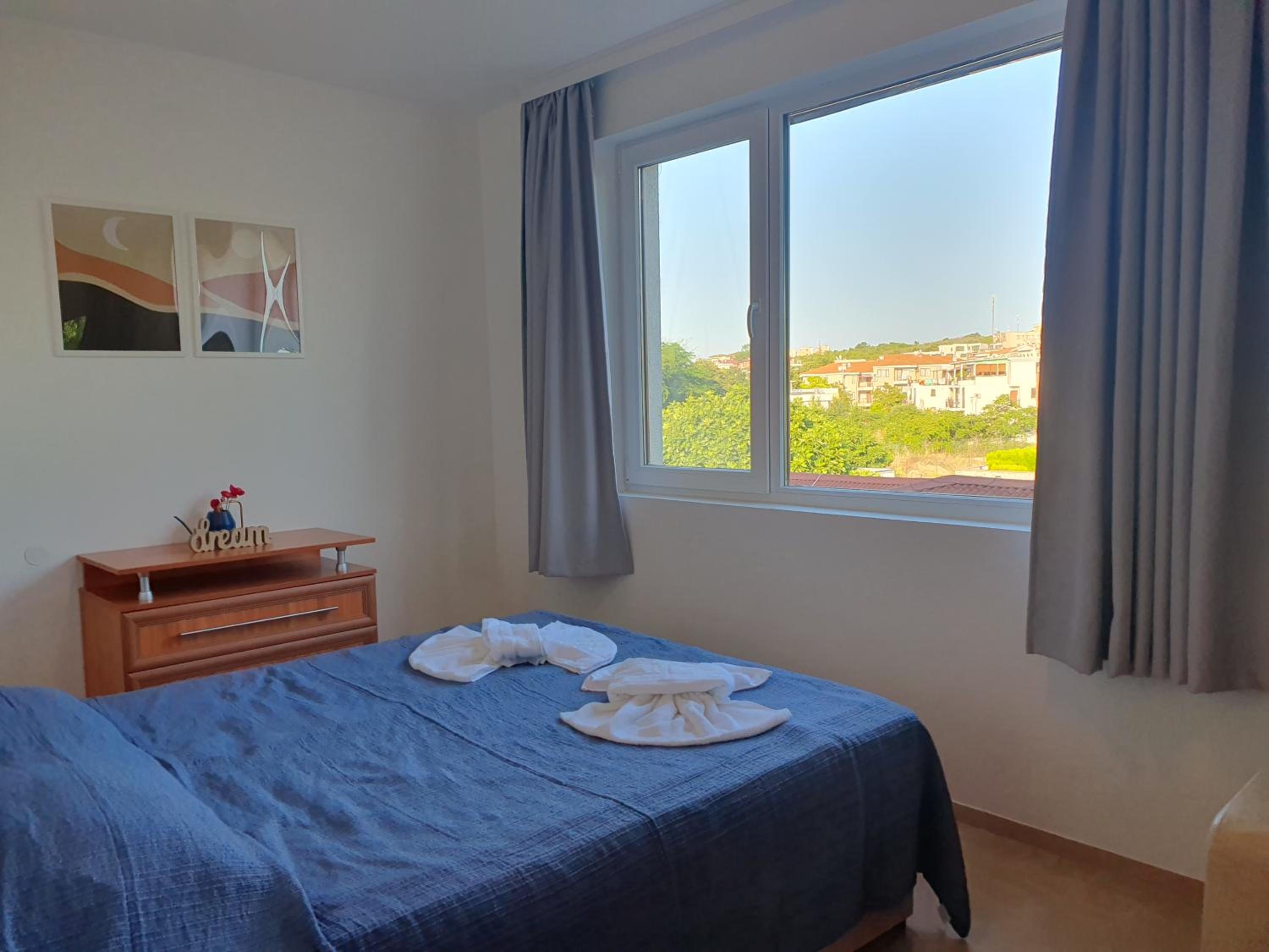 Cozy, spacious apartment near Paradise Bay