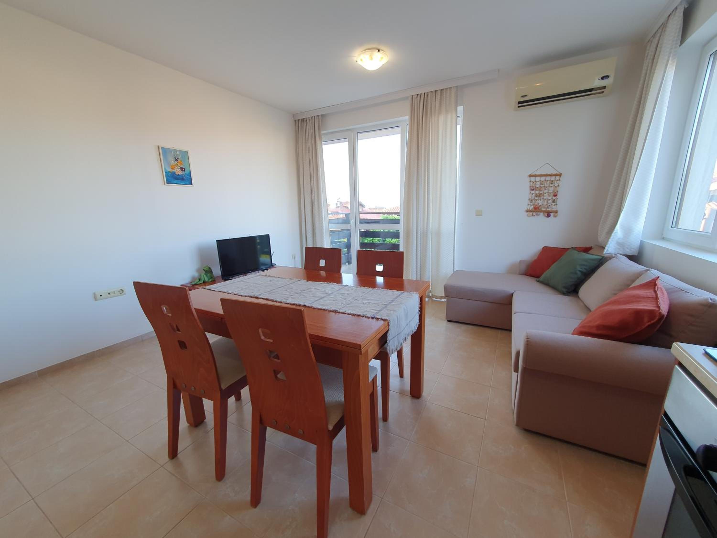 Cozy, spacious apartment near Paradise Bay