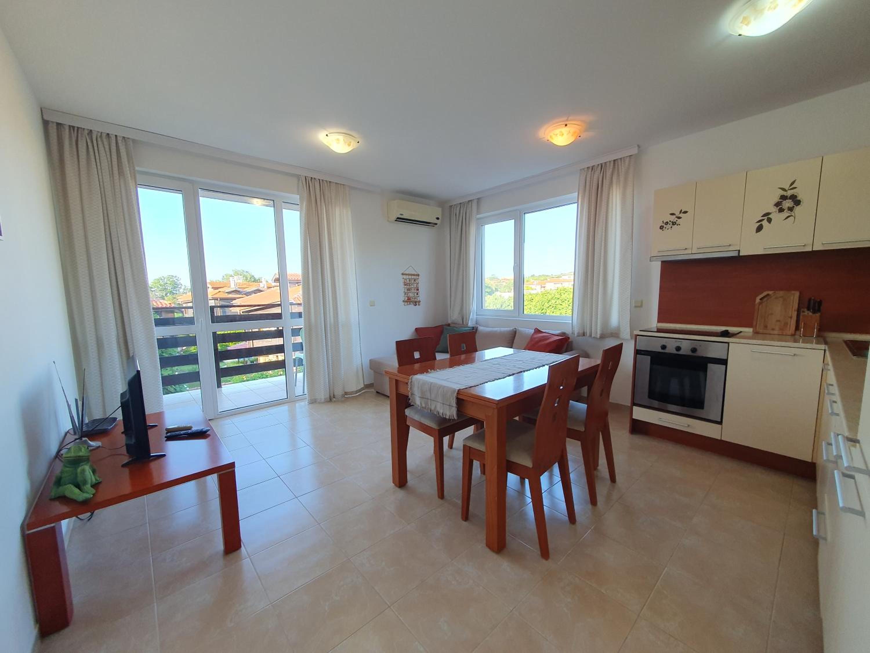 Cozy, spacious apartment near Paradise Bay