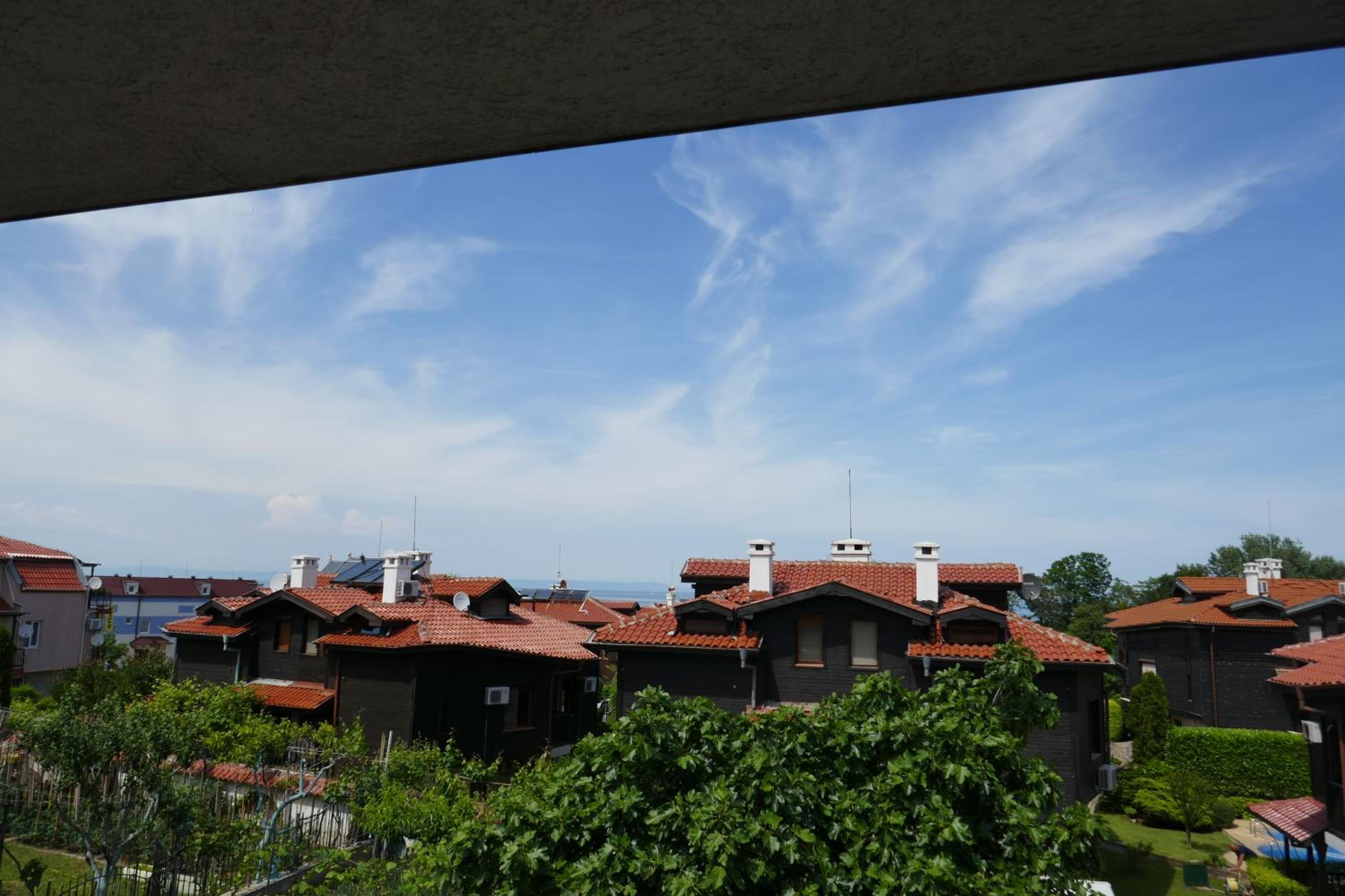 Cozy, spacious apartment near Paradise Bay