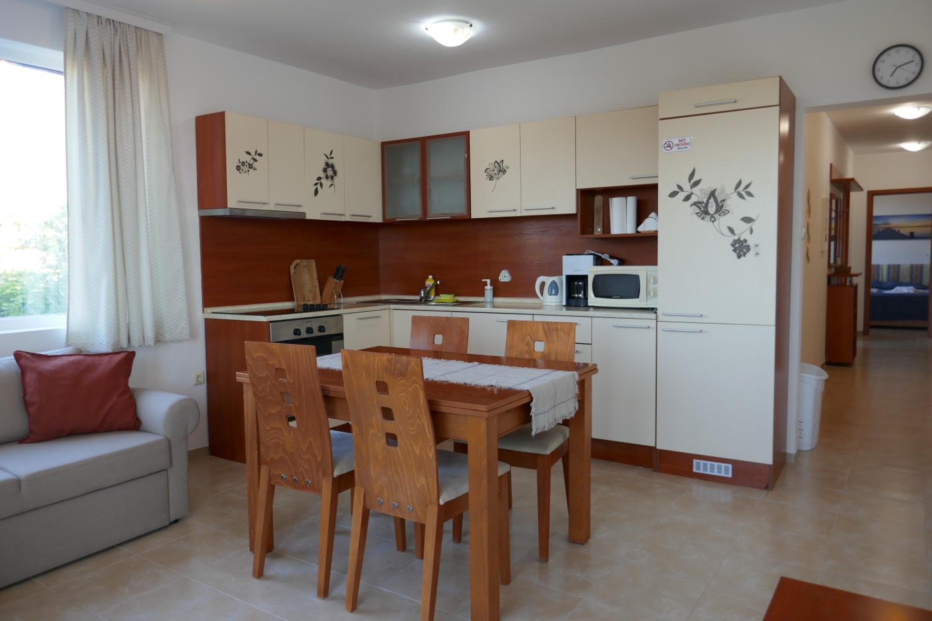 Cozy, spacious apartment near Paradise Bay