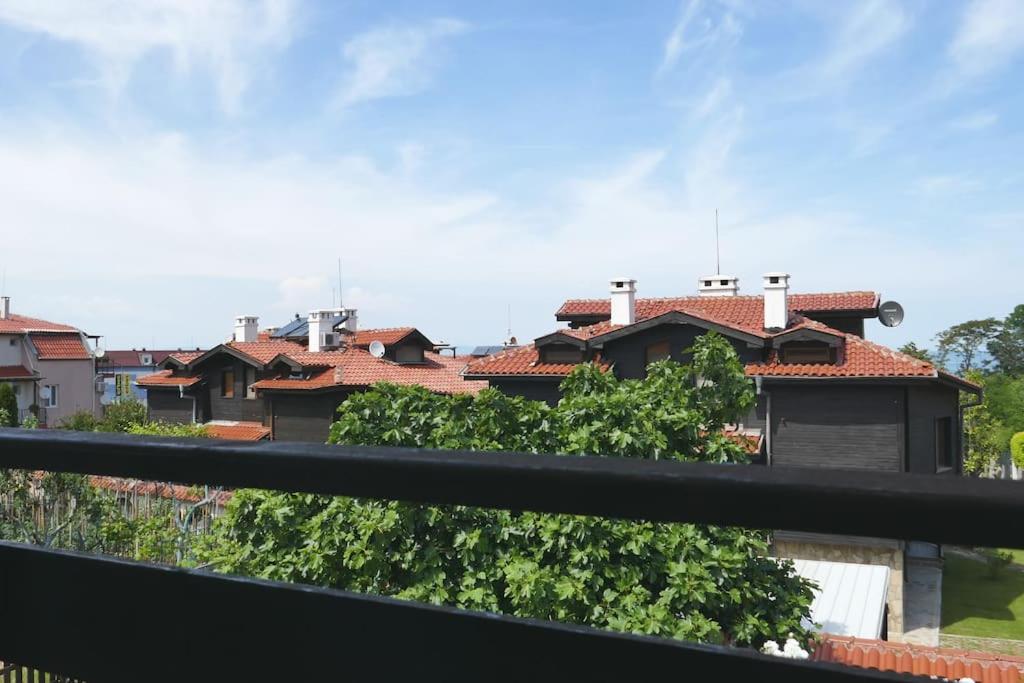 Cozy, spacious apartment near Paradise Bay