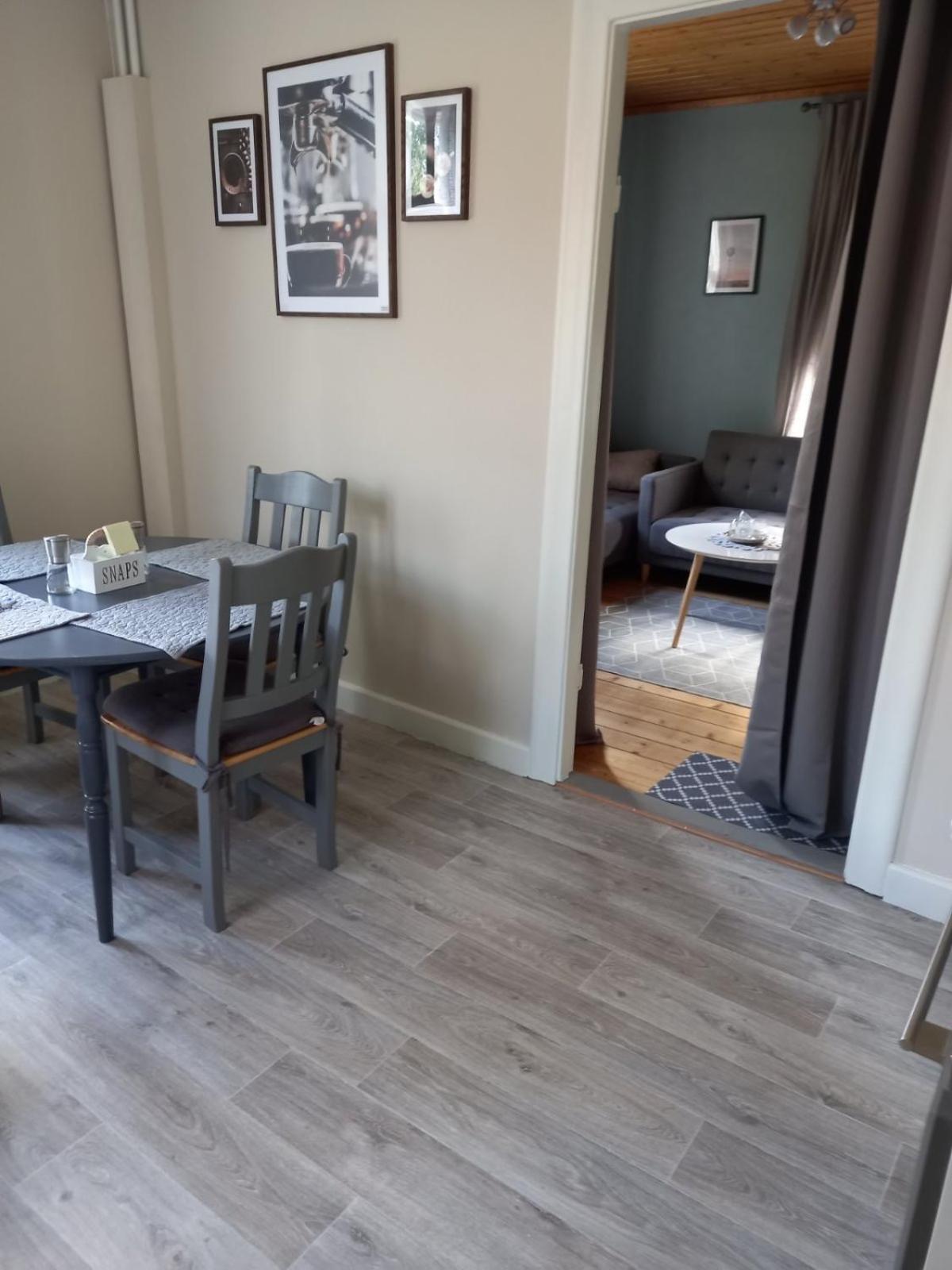 1 bedroom apartment, whole flat view 5