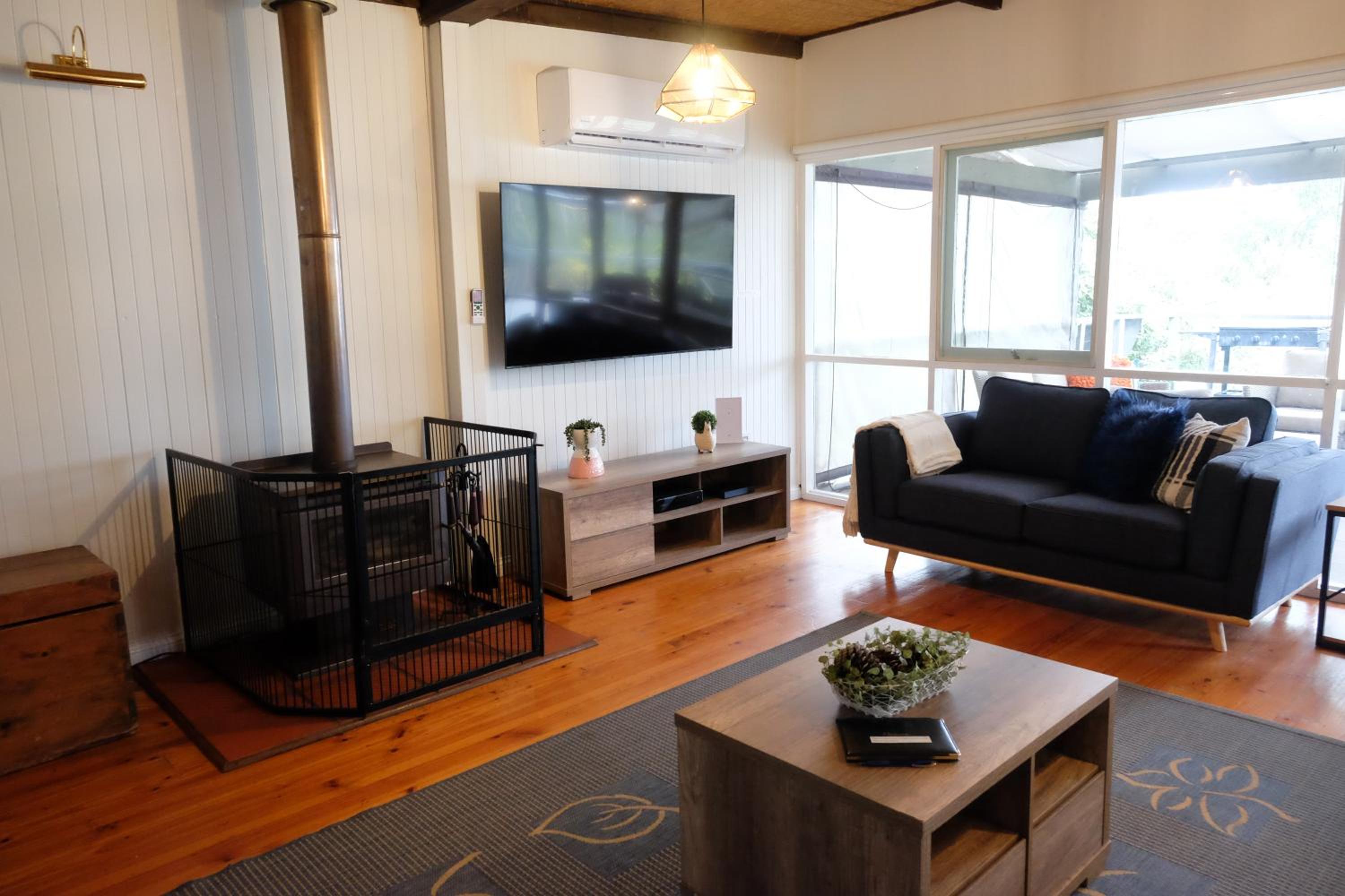 Paradise Retreat Lakehouse