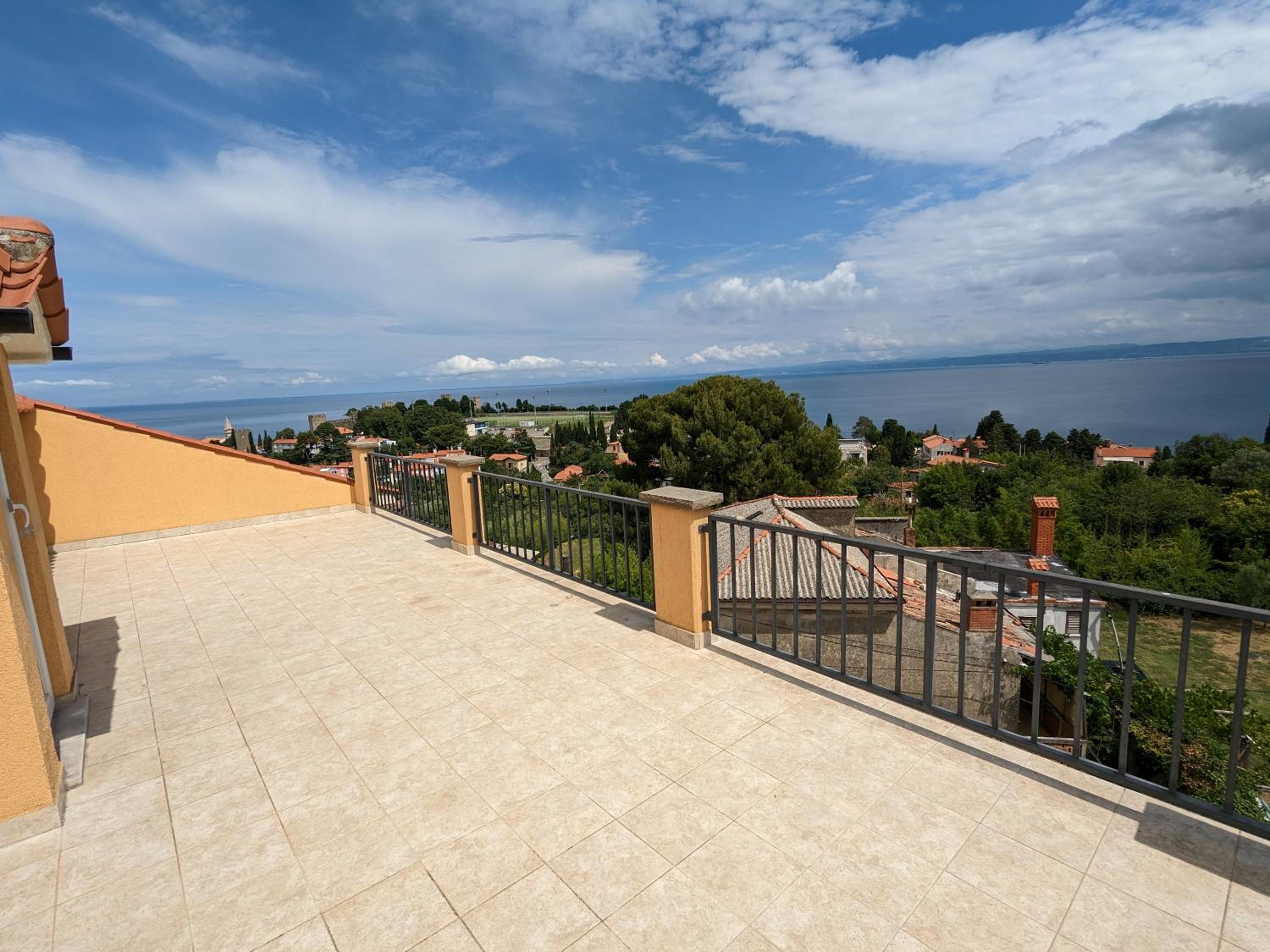 Captain's Cabin Piran - free parking view 2