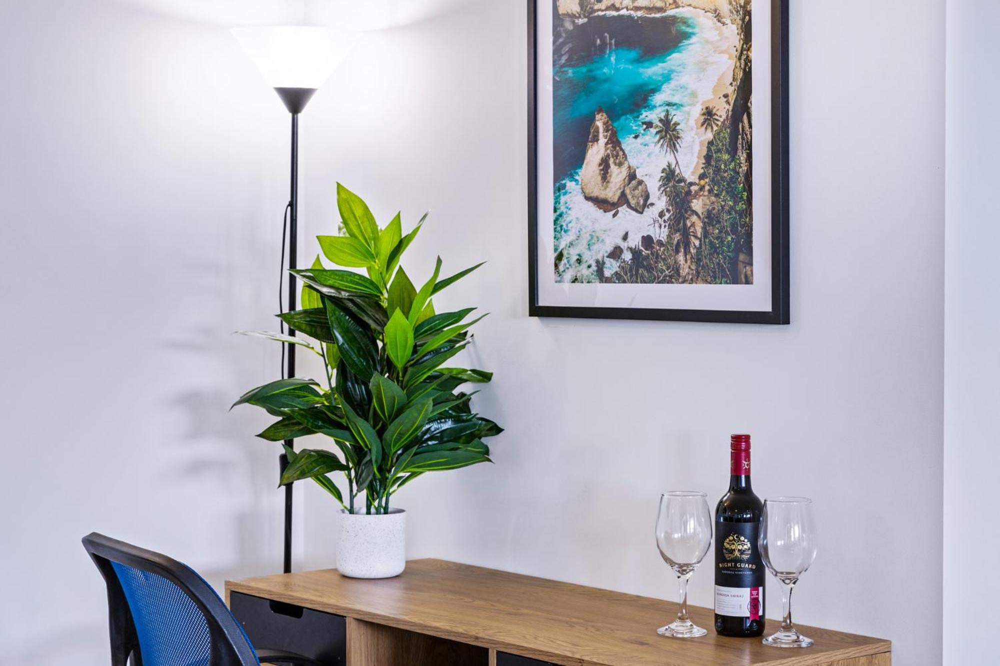 Zion Escapes Retreat on Pease, City Edge Family Apartment