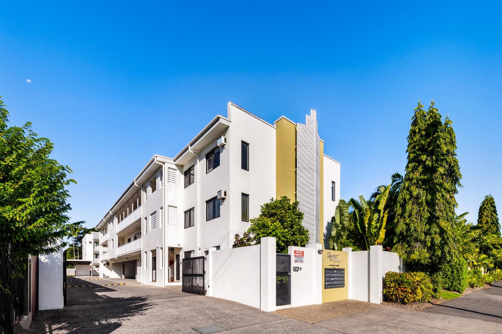 Zion Escapes Retreat on Pease, City Edge Family Apartment