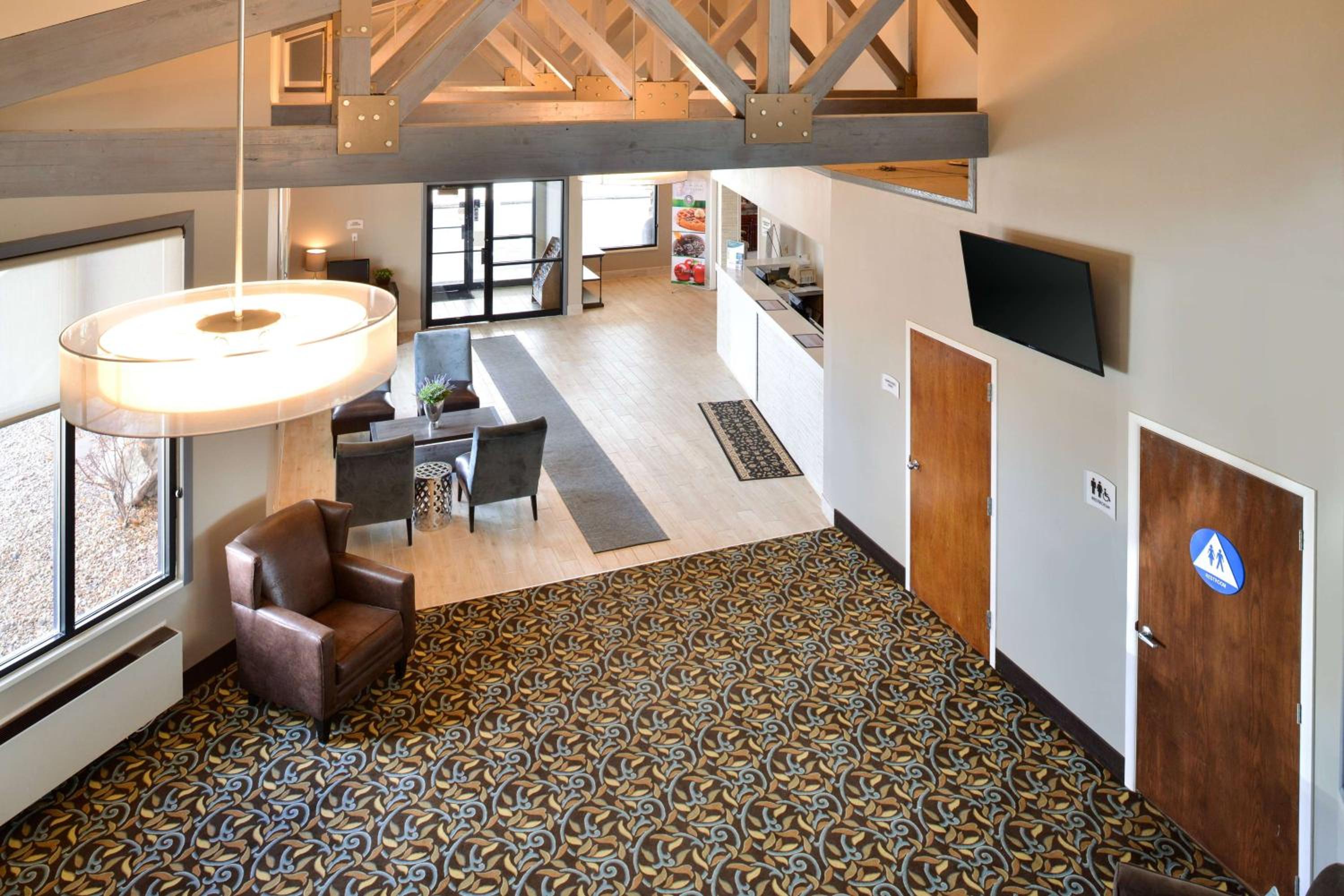 Beaver Vacations - Wingate by Wyndham Beaver I-15 - Property Image 2