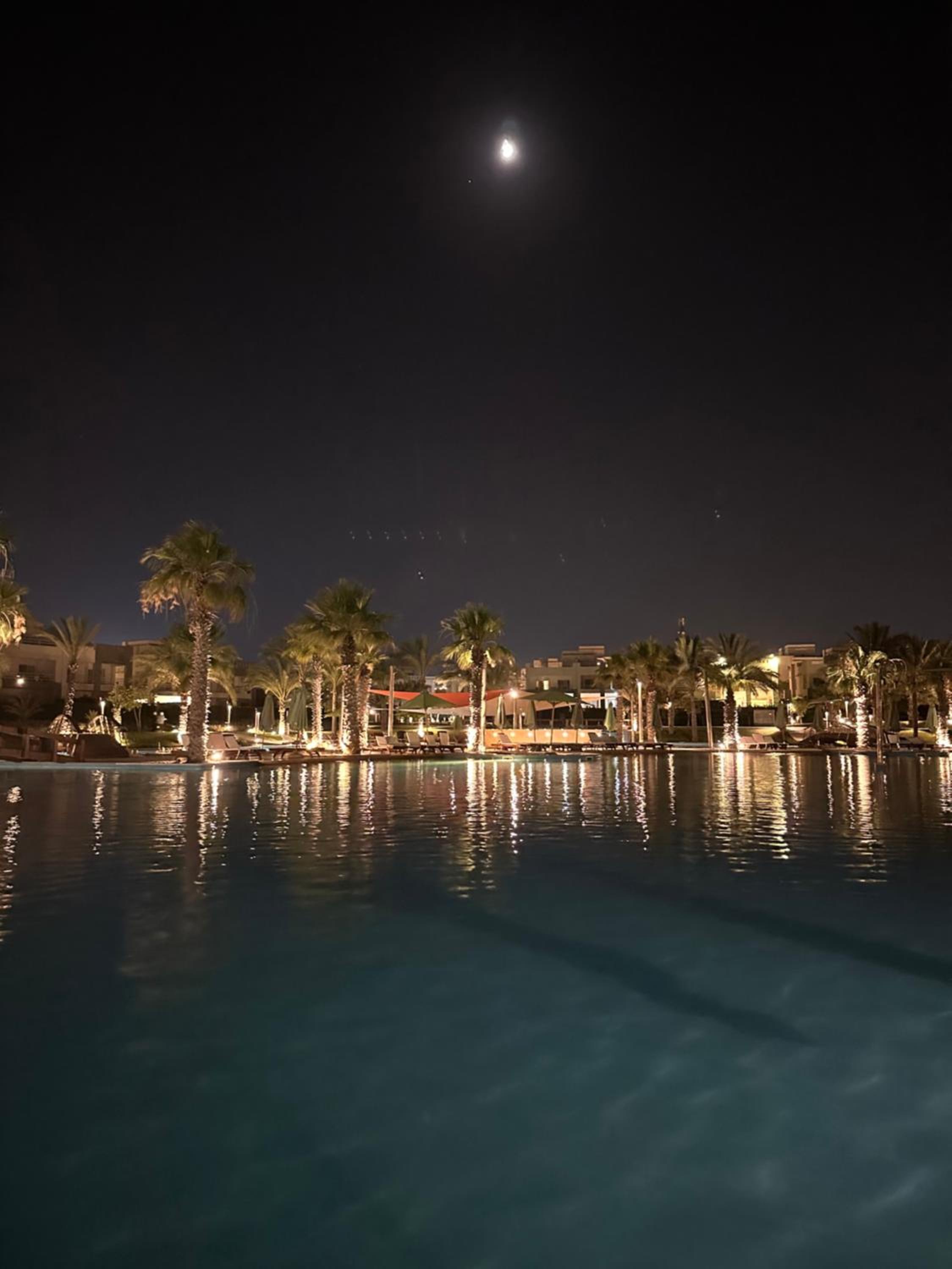 Amwaj summer house for Families