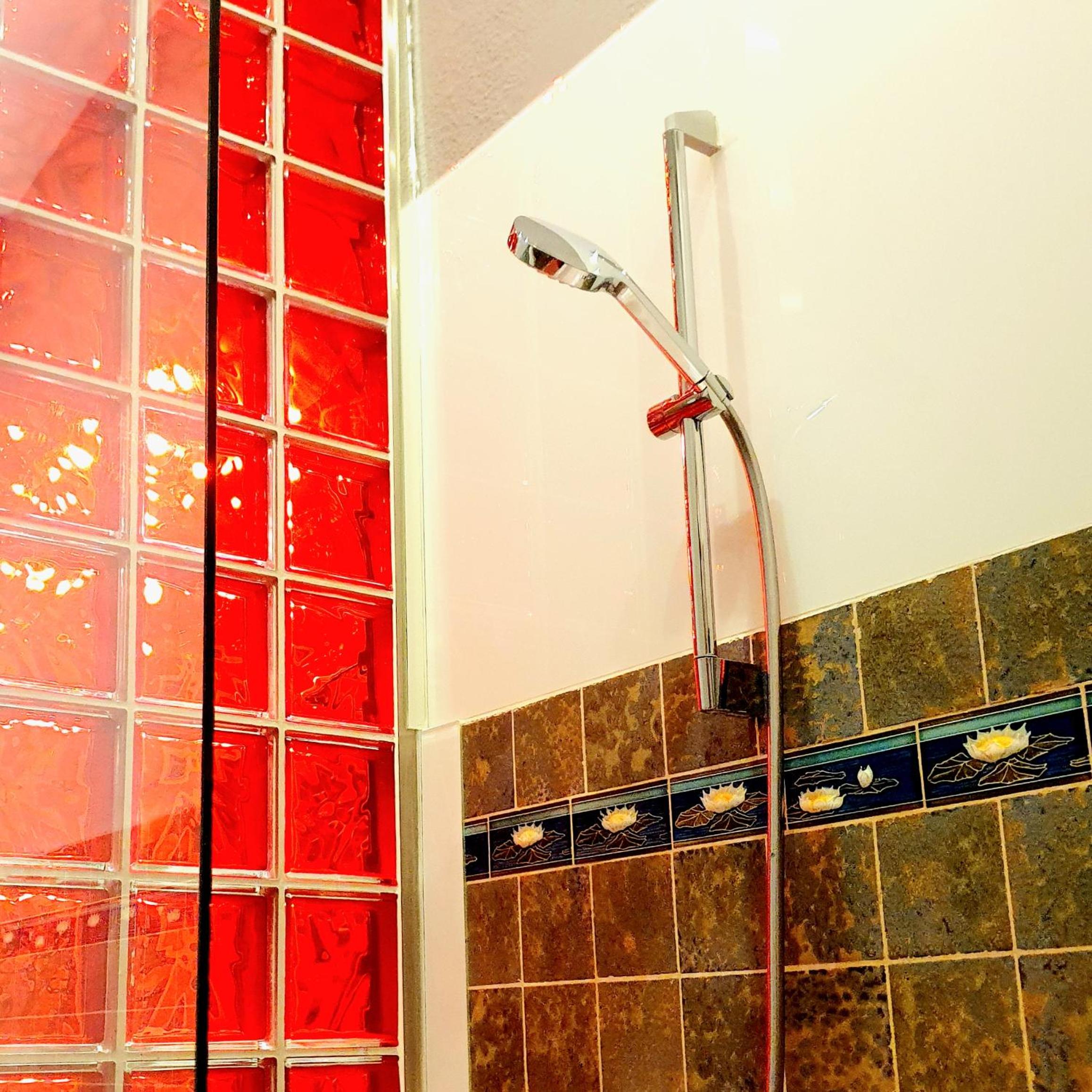 Apartment 3 large rooms with 2 separate bedbrooms close to city centre near Kudamm and KaDeWe