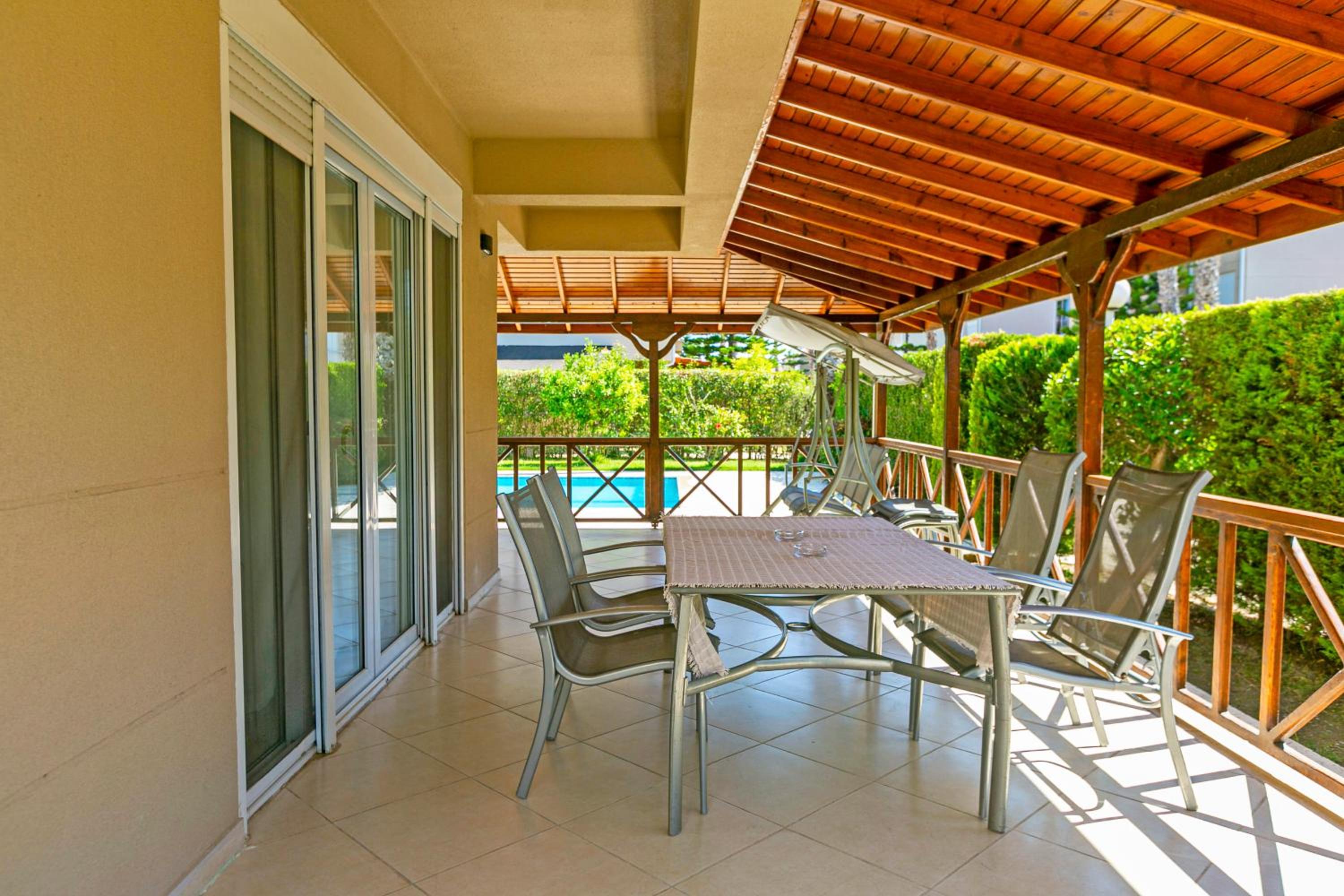 Paradise Town Villa Alison