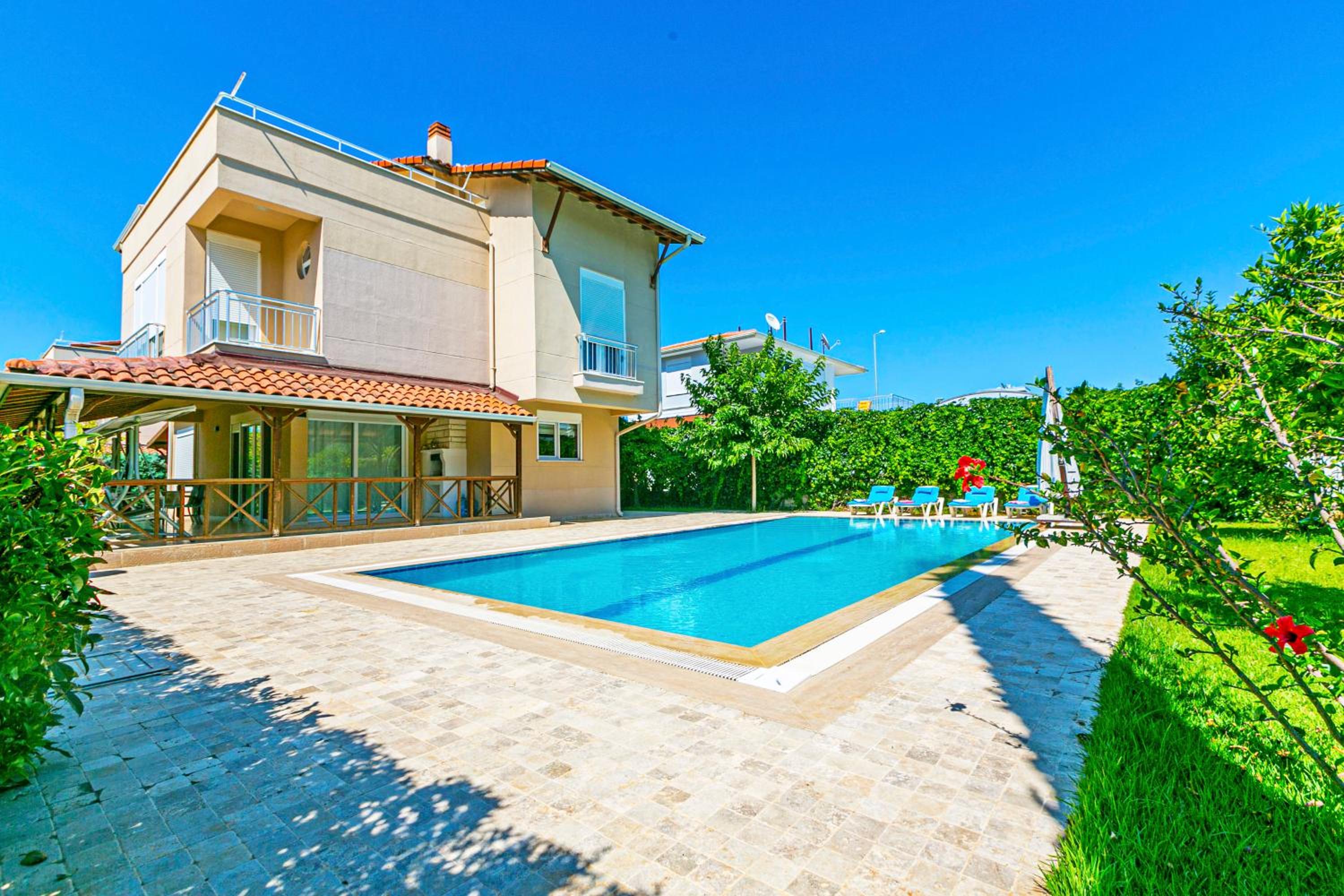 Paradise Town Villa Alison