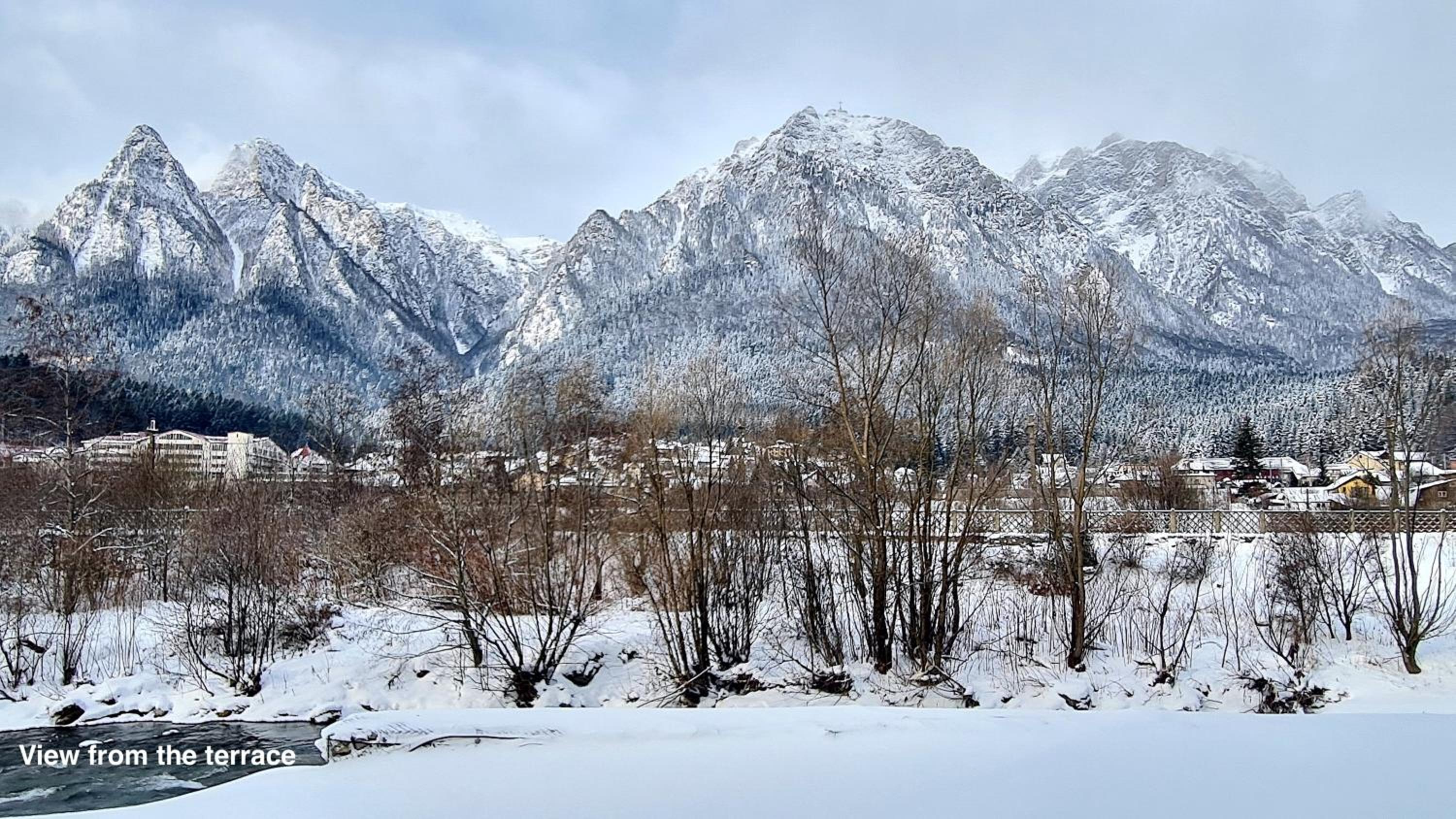 Cozy Riverfront Apartments with garden and mountain view view 5