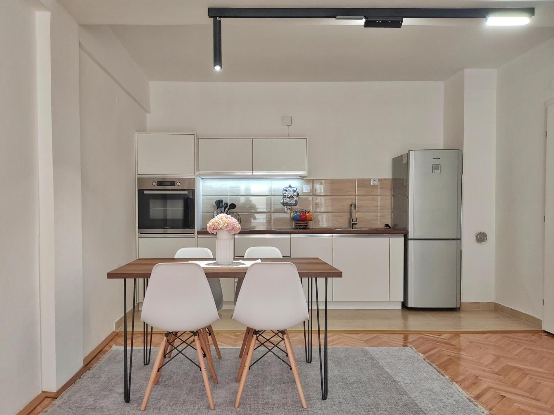 Businoski's Apartment
