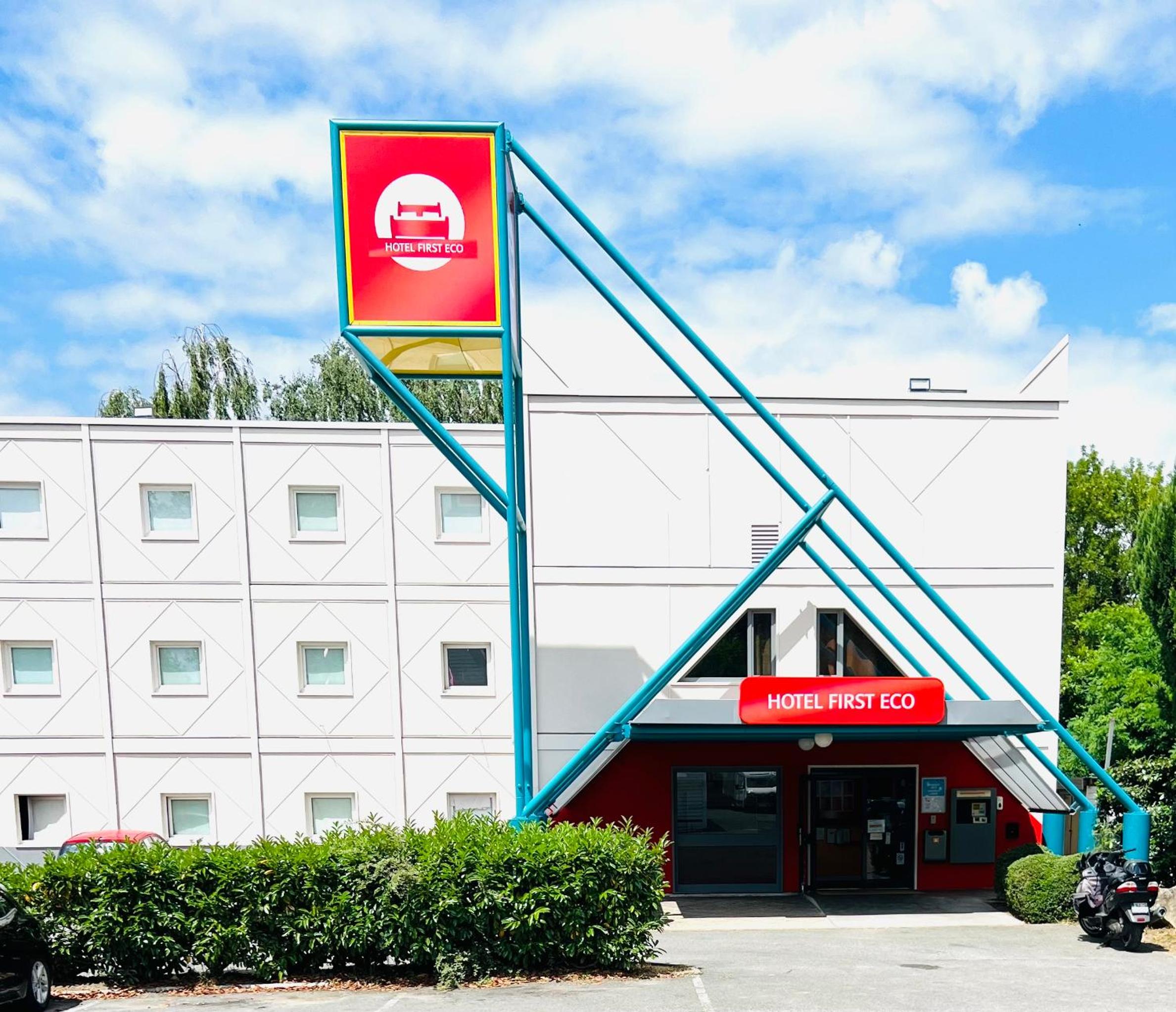 Hotel First Eco Savigny Villemoisson Centre Commercial Carrefour 5