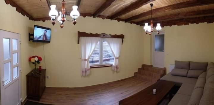Casa Caprioara
