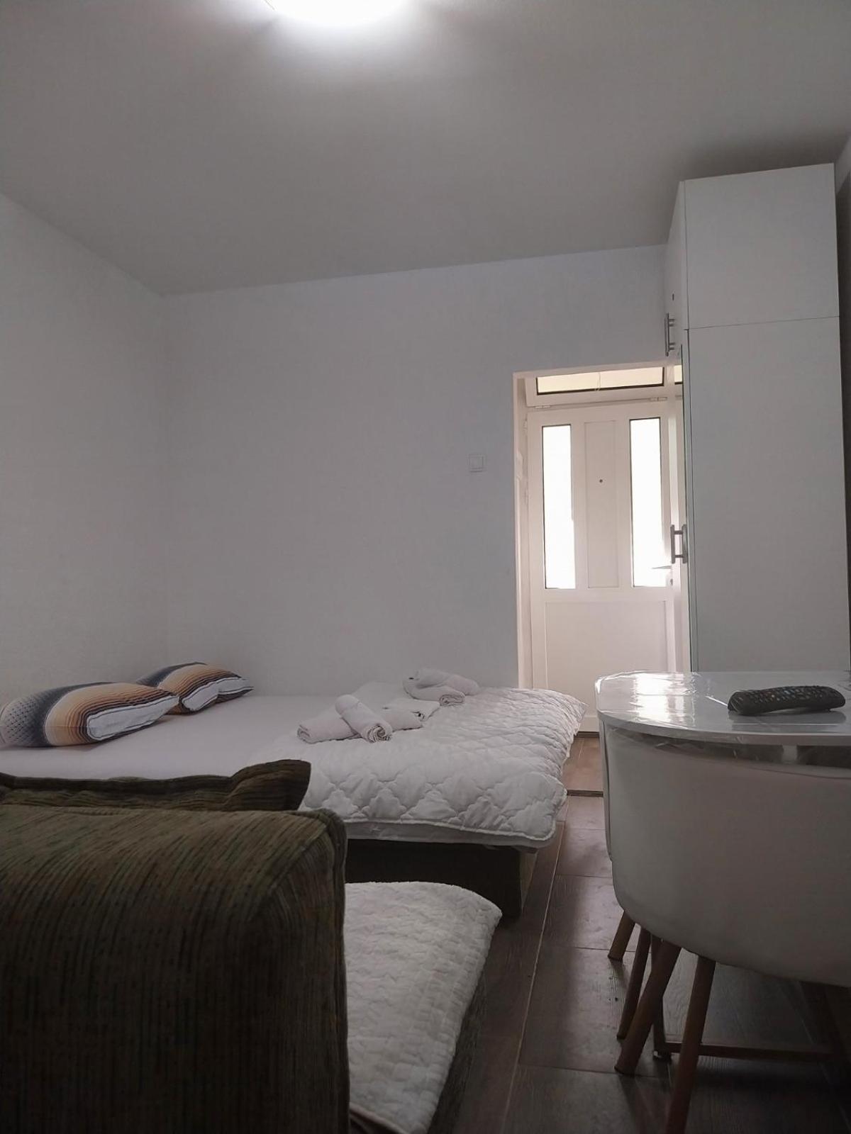 Apartment Happy