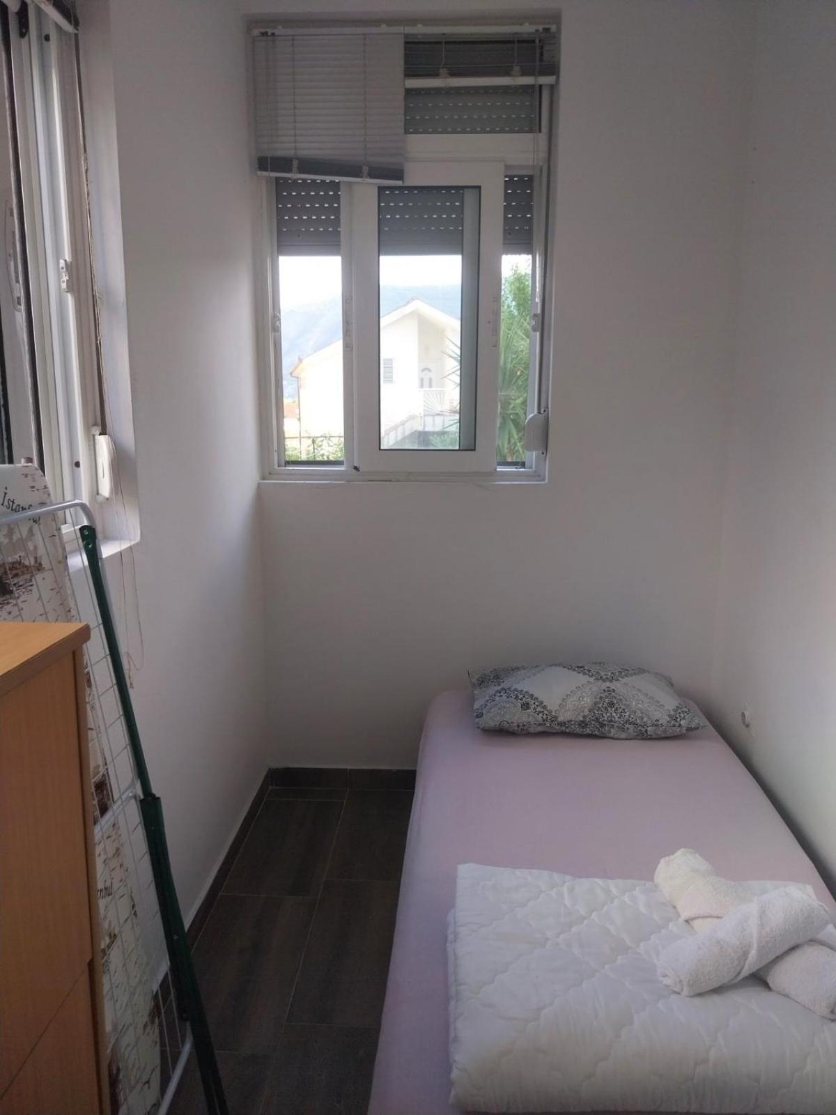 Apartment Happy