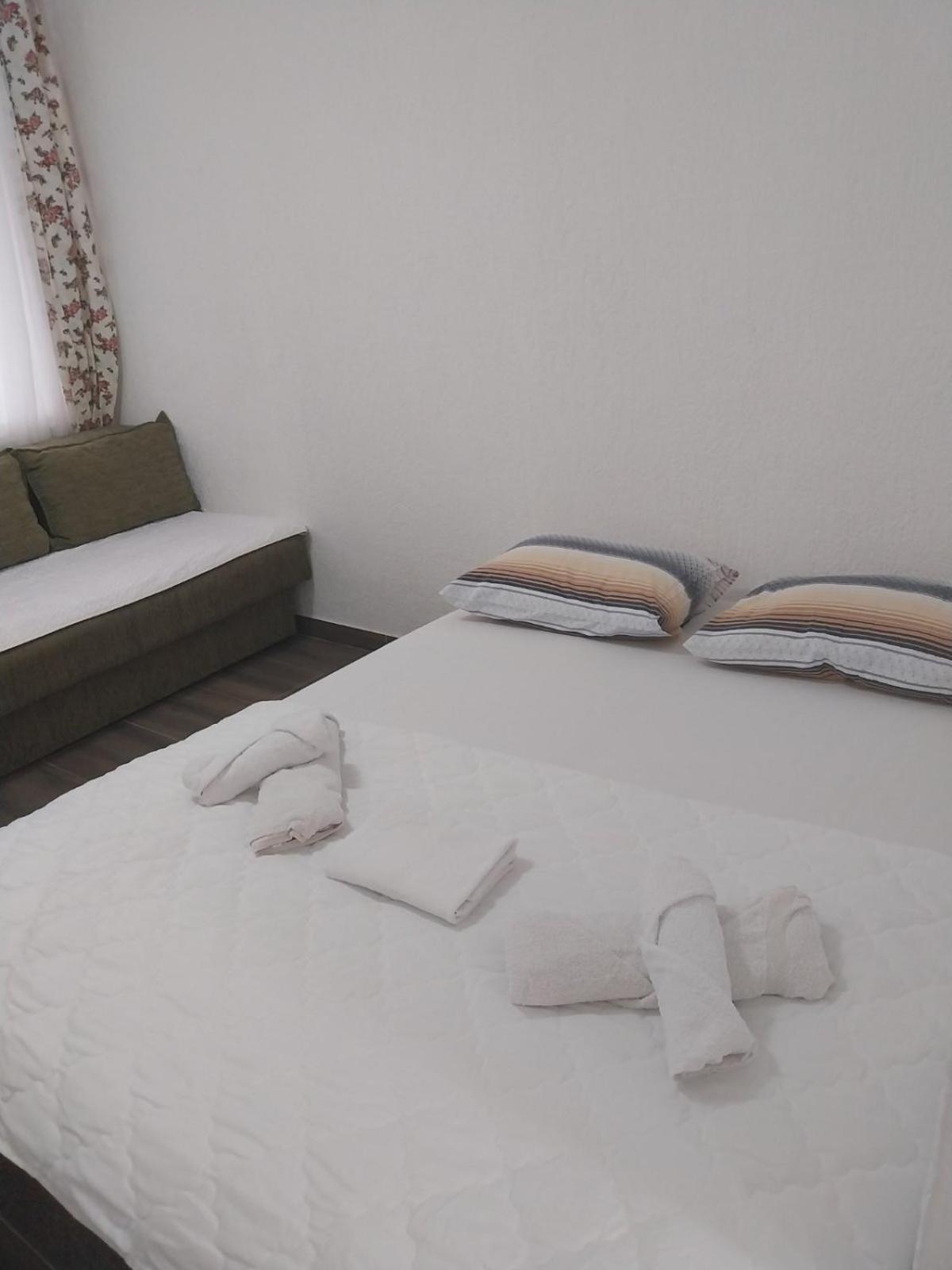 Apartment Happy
