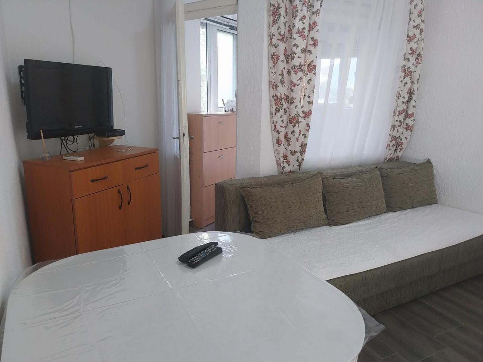 Apartment Happy