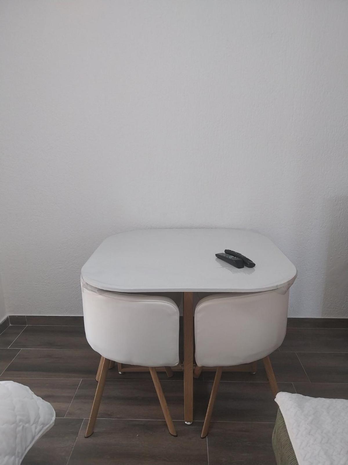 Apartment Happy