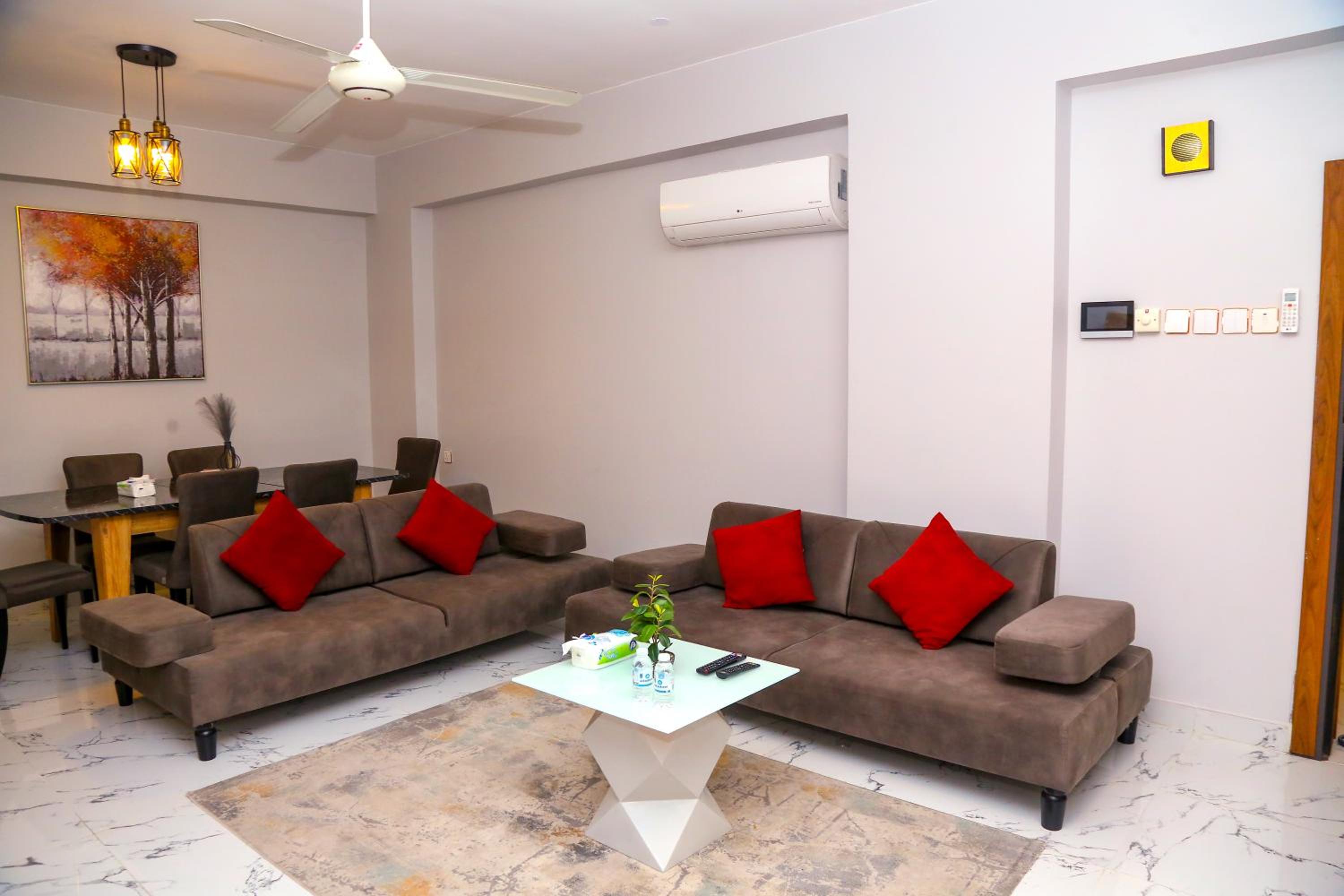 AECO lovely 2 bedroom apartment for family and friends view 5