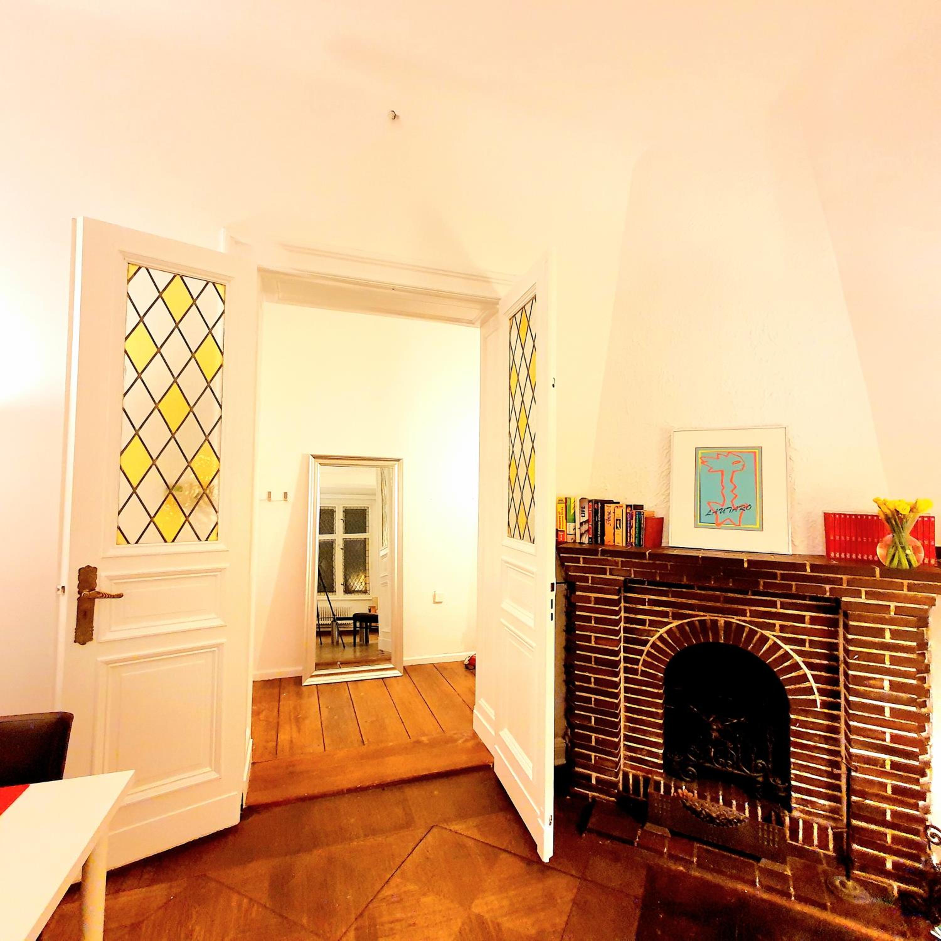 Apartment 3 large rooms with 2 separate bedbrooms close to city centre near Kudamm and KaDeWe