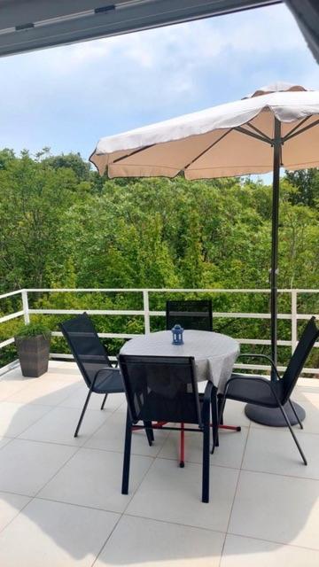 Pinezići apartman Niccole view 3