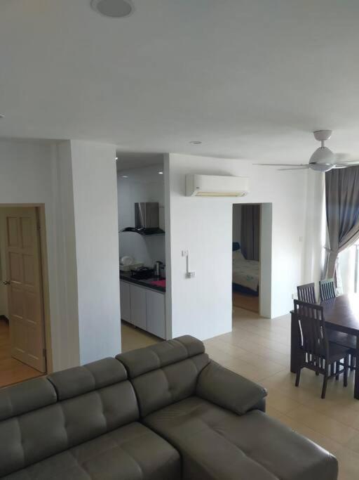 Kuching Apartment @Roxy Apartment 3rd mile photo 4