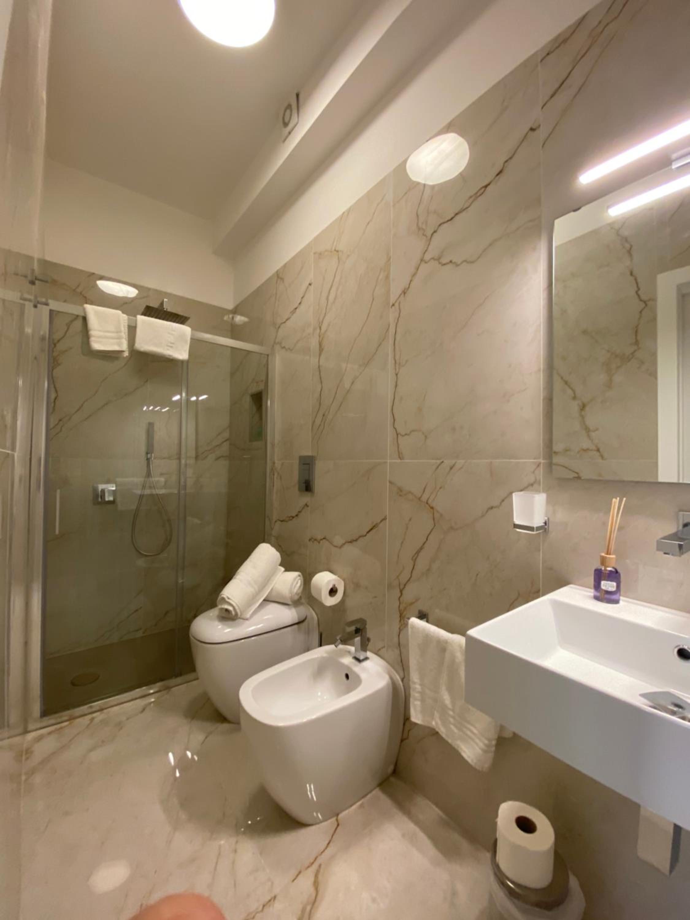 Paura Suite Apartment