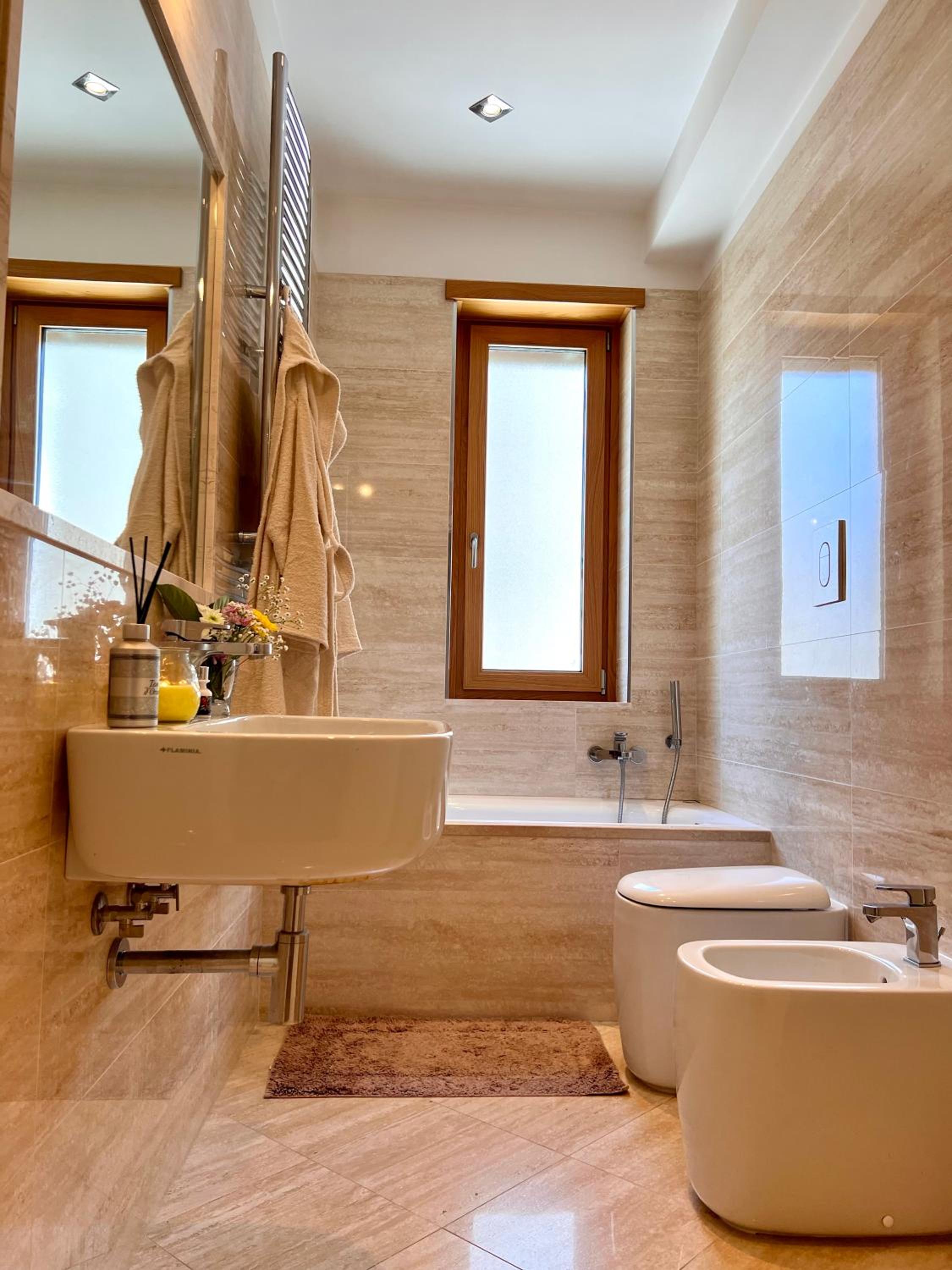 Sopra u mare photo 5