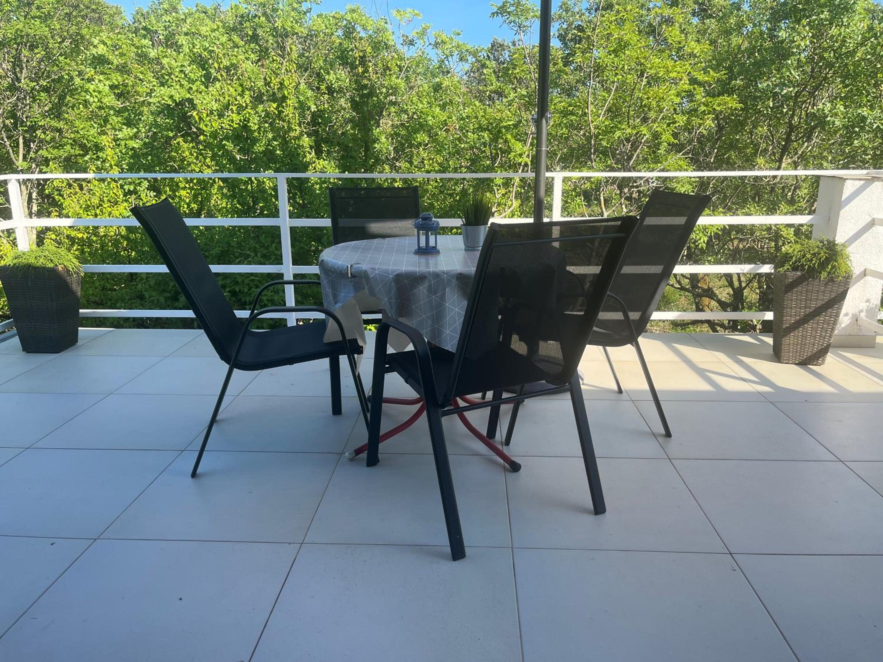 Pinezići apartman Niccole view 5
