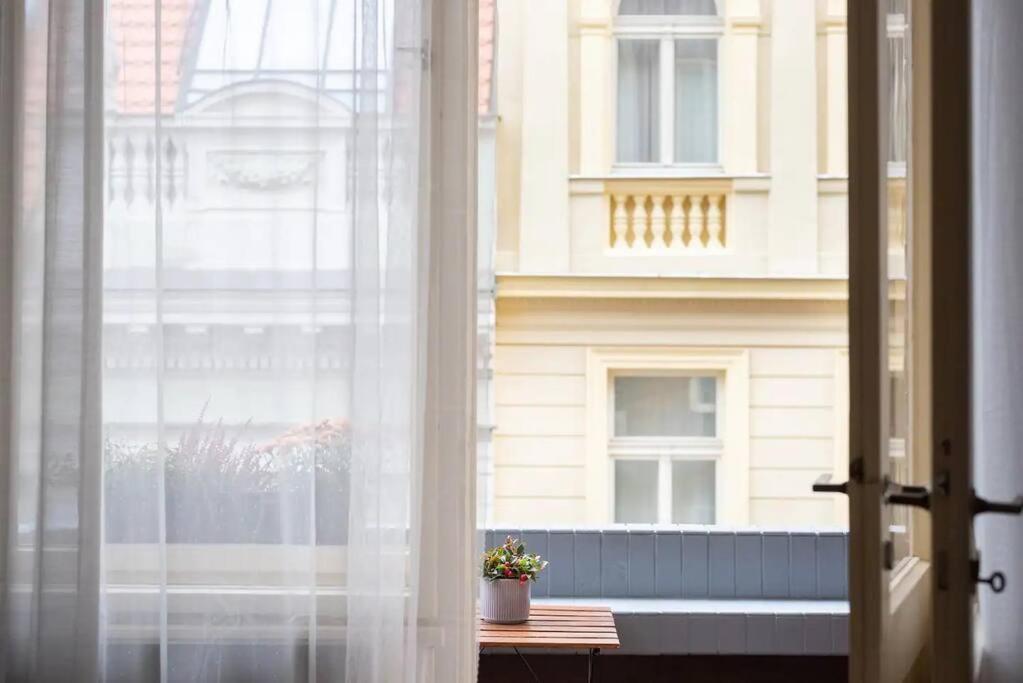 Beautiful flat in city center with balcony